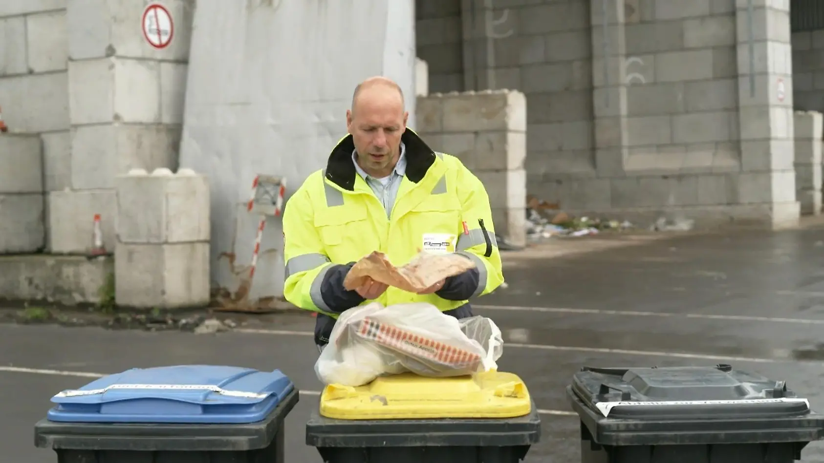 MüllMythen im Check Muss ich den JoghurtBecher vor dem Wegwerfen auswaschen?