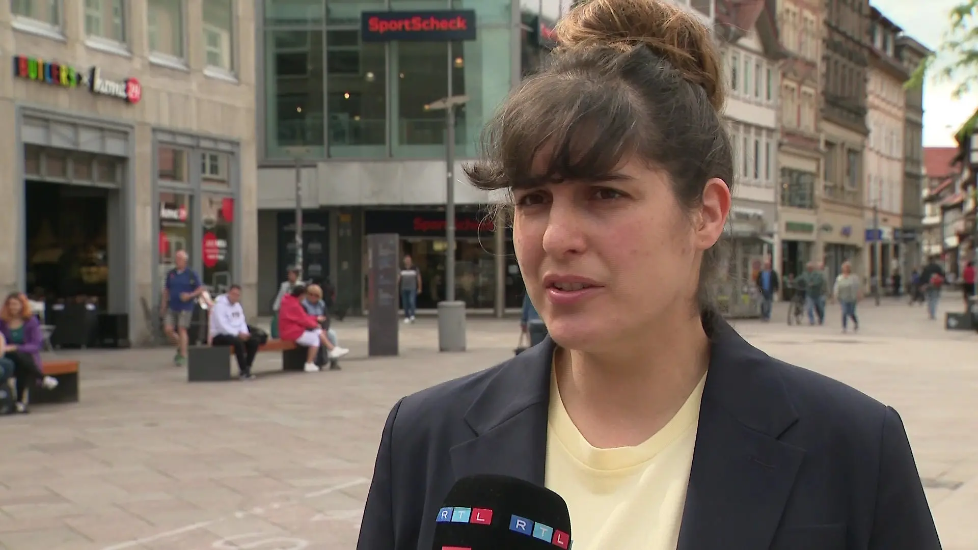 Marie Kollenrott erzählt RTL von dem Angriff bei der Wahlkampfveranstaltung.