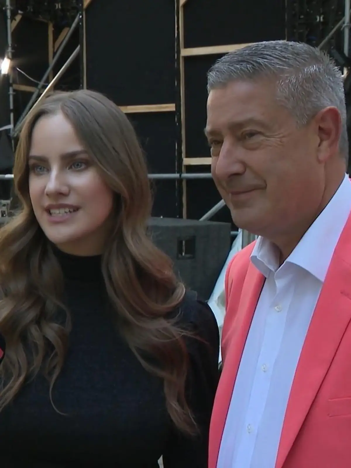 Helena und Joachim Llambi vor einer Moderation in Bad Orb.