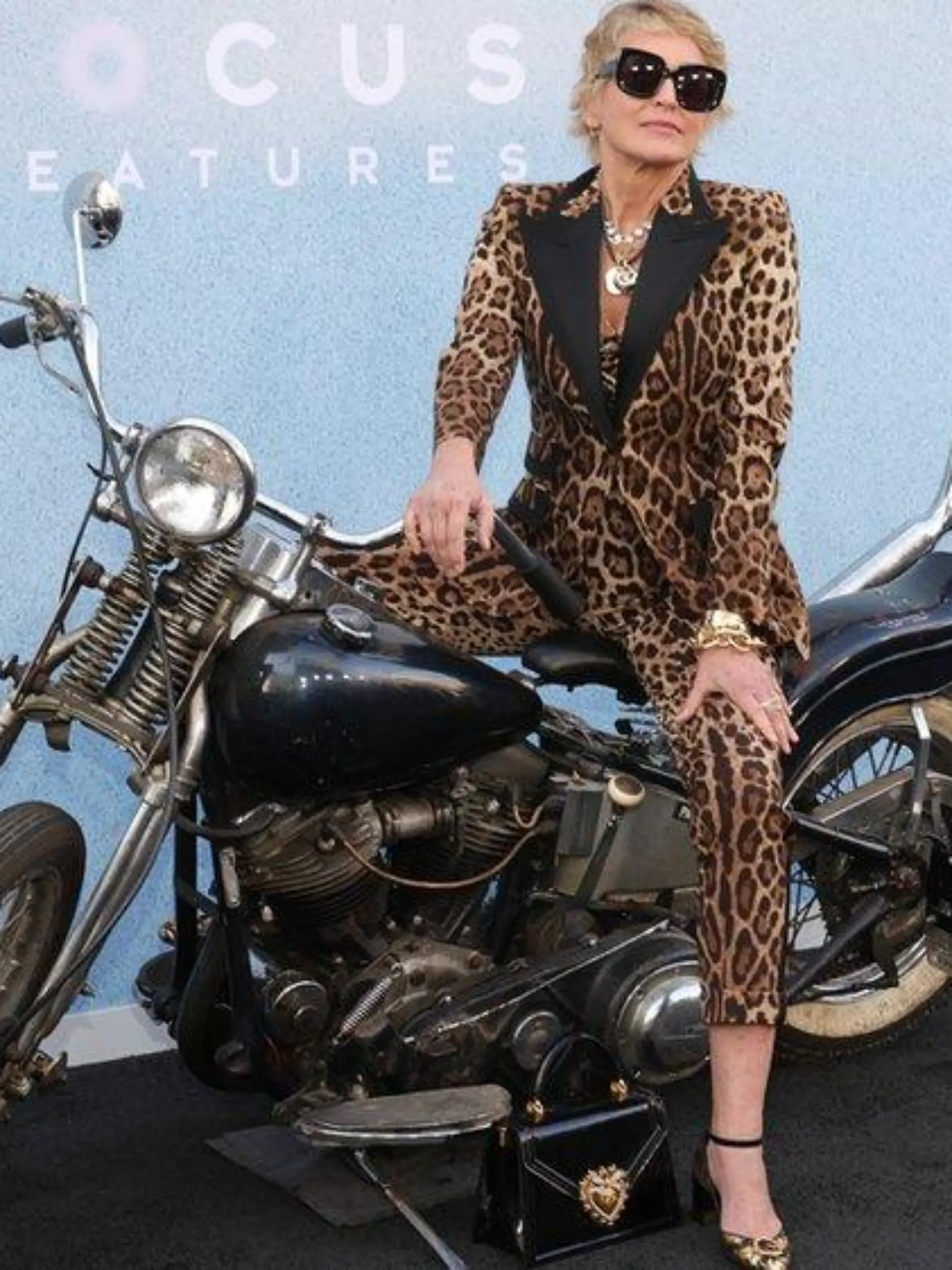Sharon Stone: Sie präsentiert einen außergewöhnlichen Biker-Look