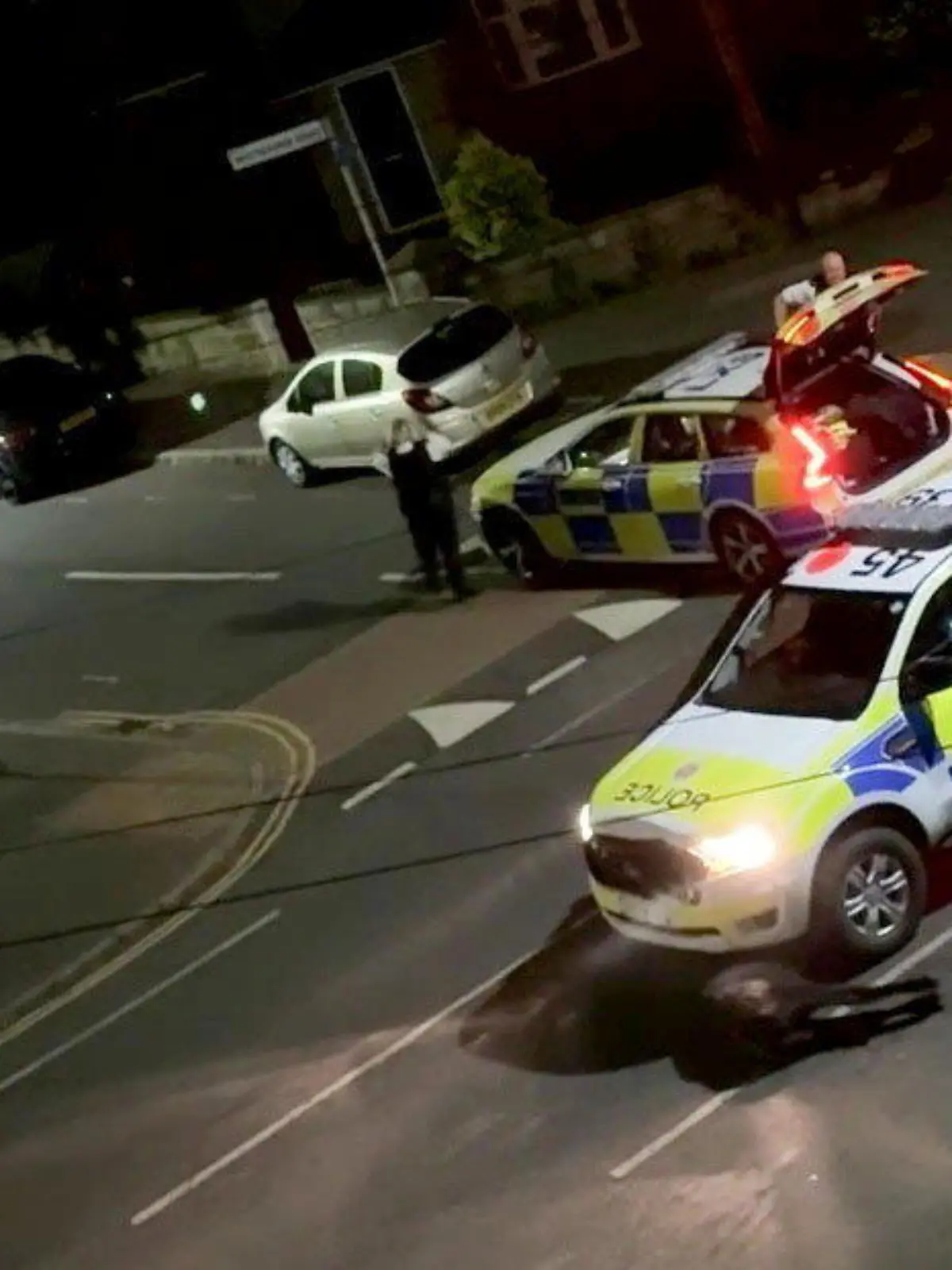 SONDERKONDITIONEN: PREISABSPRACHE! *EXCLUSIVE* 
The incident in West London where police officers deliberately drove at a young calf in an attempt to neutralise the threat they believed it posed. Photo released June 16 2024. After a public rebuke from Home Secretary James Cleverly the police force have promised an investigation. Disturbing footage shows Surrey police aggressively ramming an escaped cow with a police truck. Police officers were called to a street in Staines-upon-Thames at around 9pm on Friday to reports of an escaped cow. The scared animal is believed to have escaped from a nearby field and had been causing traffic delays as it ran along local streets. Witnesses say the officers tried to calm the animal for a couple of hours but decided to ram the uncontrollable animal at around 11pm. 