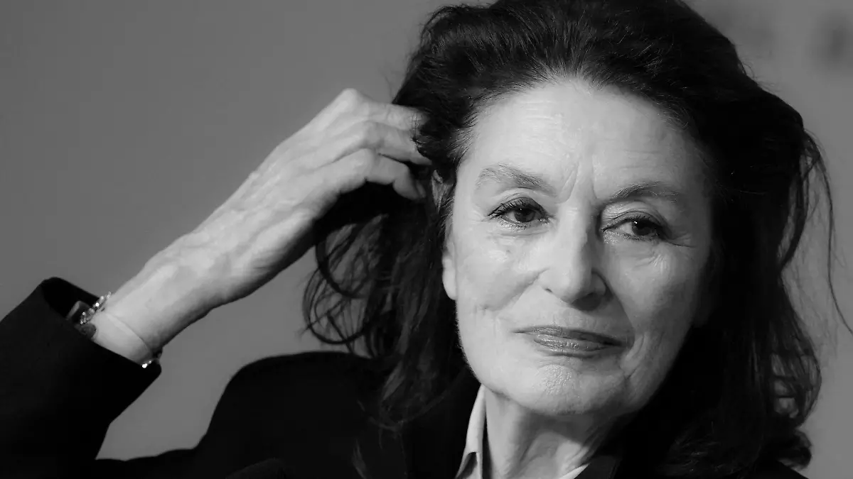 Sie spielte oft geheimnisvolle, rätselhafte schöne Frauen, die immer eine Wende in ihrem Leben ersehnten: die französische Schauspielerin Anouk Aimée.