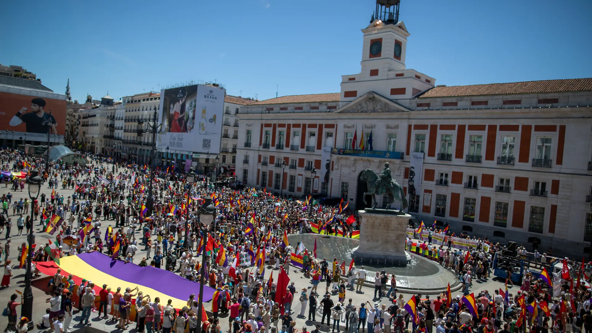 Demonstranten gehen in Madrid gegen die Monarchie und für eine neue Republik auf die Straße. 