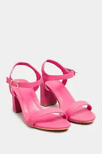 Hot Pink-Sandaletten mit Blockabsatz