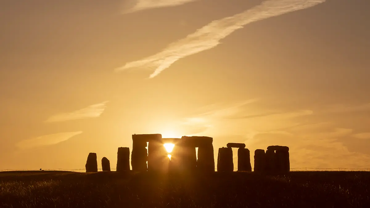 Stonehenge bei Sonnenuntergang.