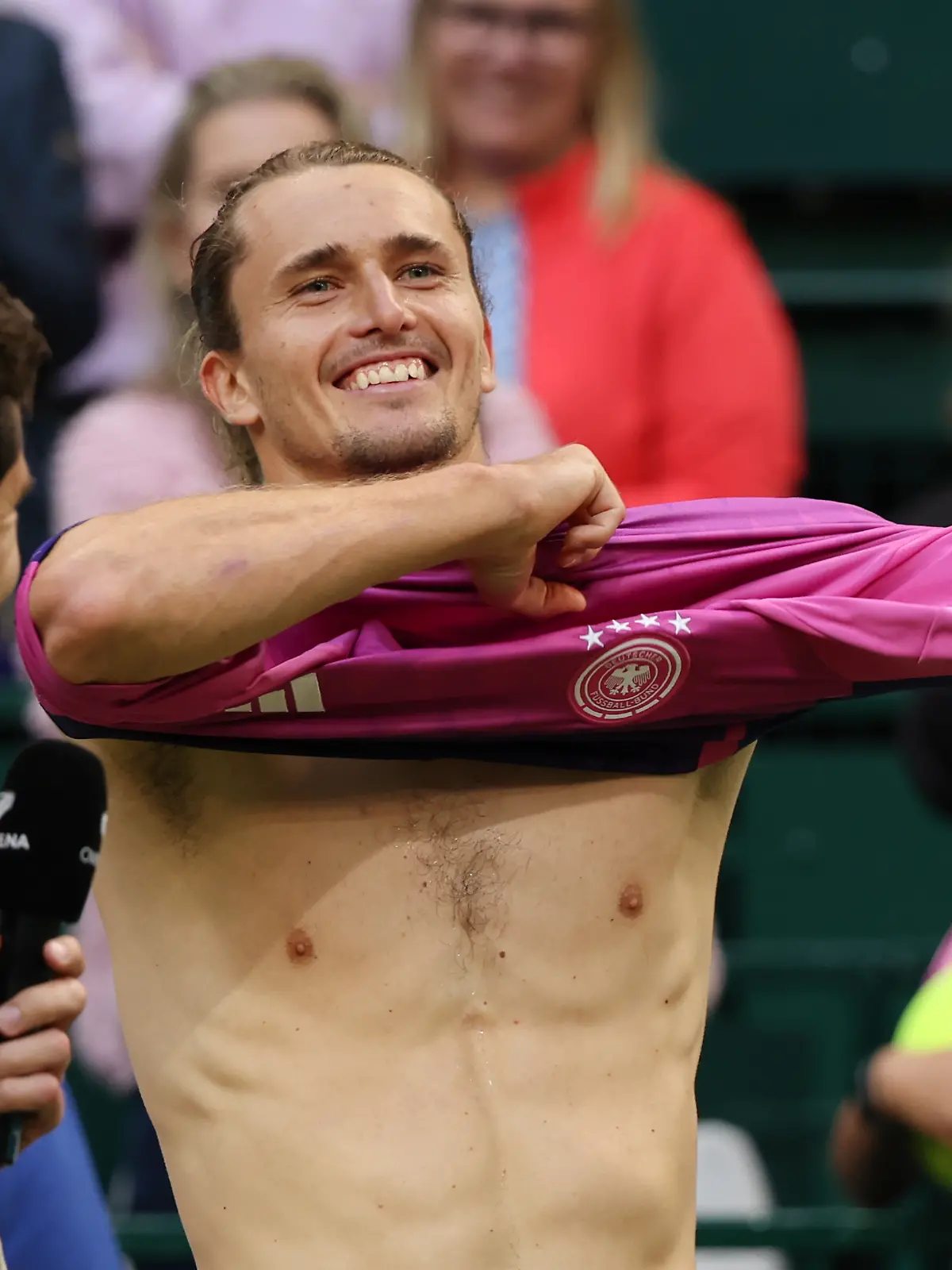 Bild zu: "Für Deutschland zieht Tennis-Star Alexander Zverev blank"