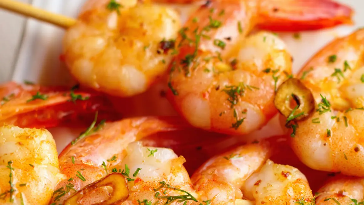 Spisy shrimps fried on skewers