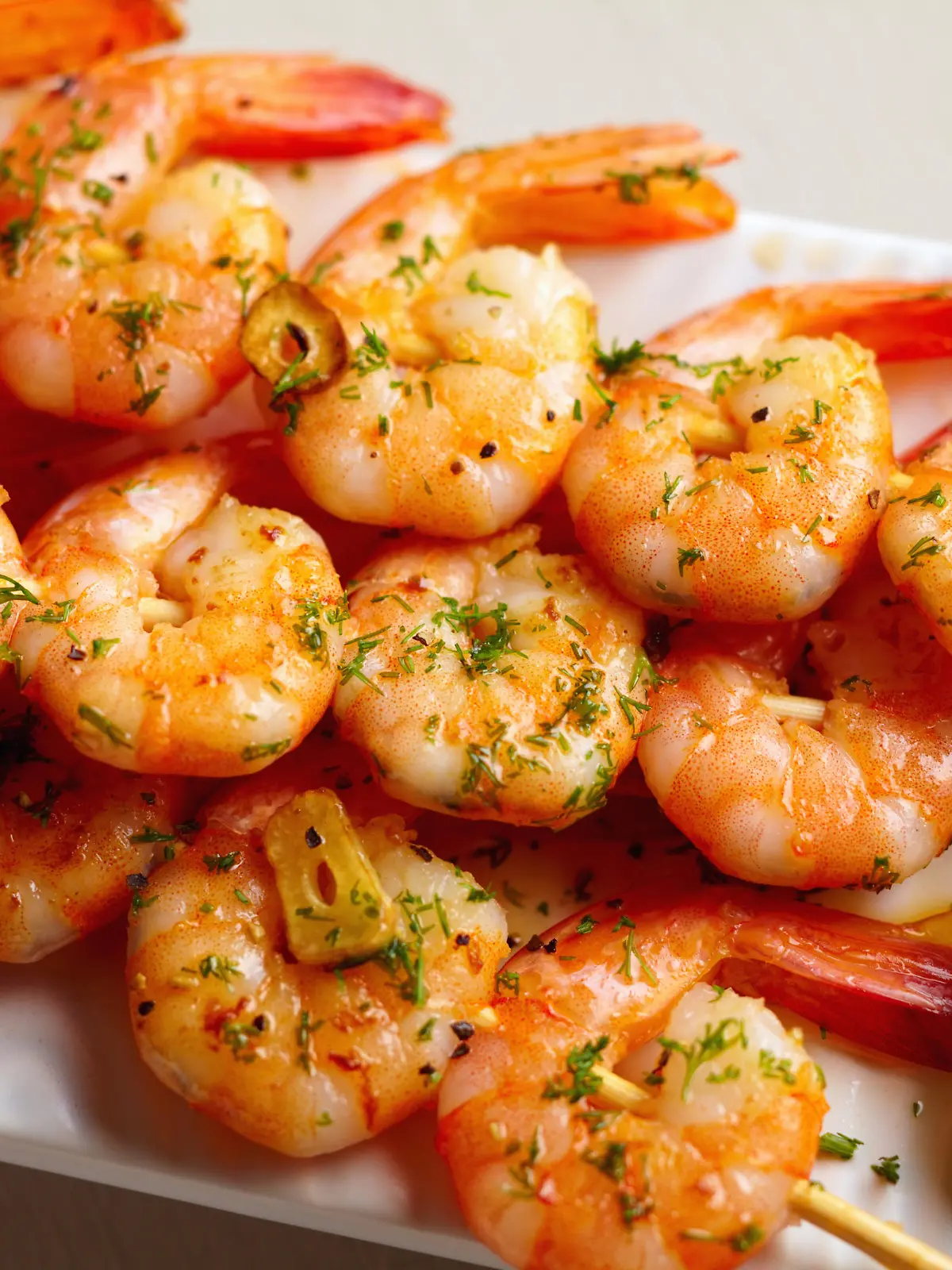 Spisy shrimps fried on skewers