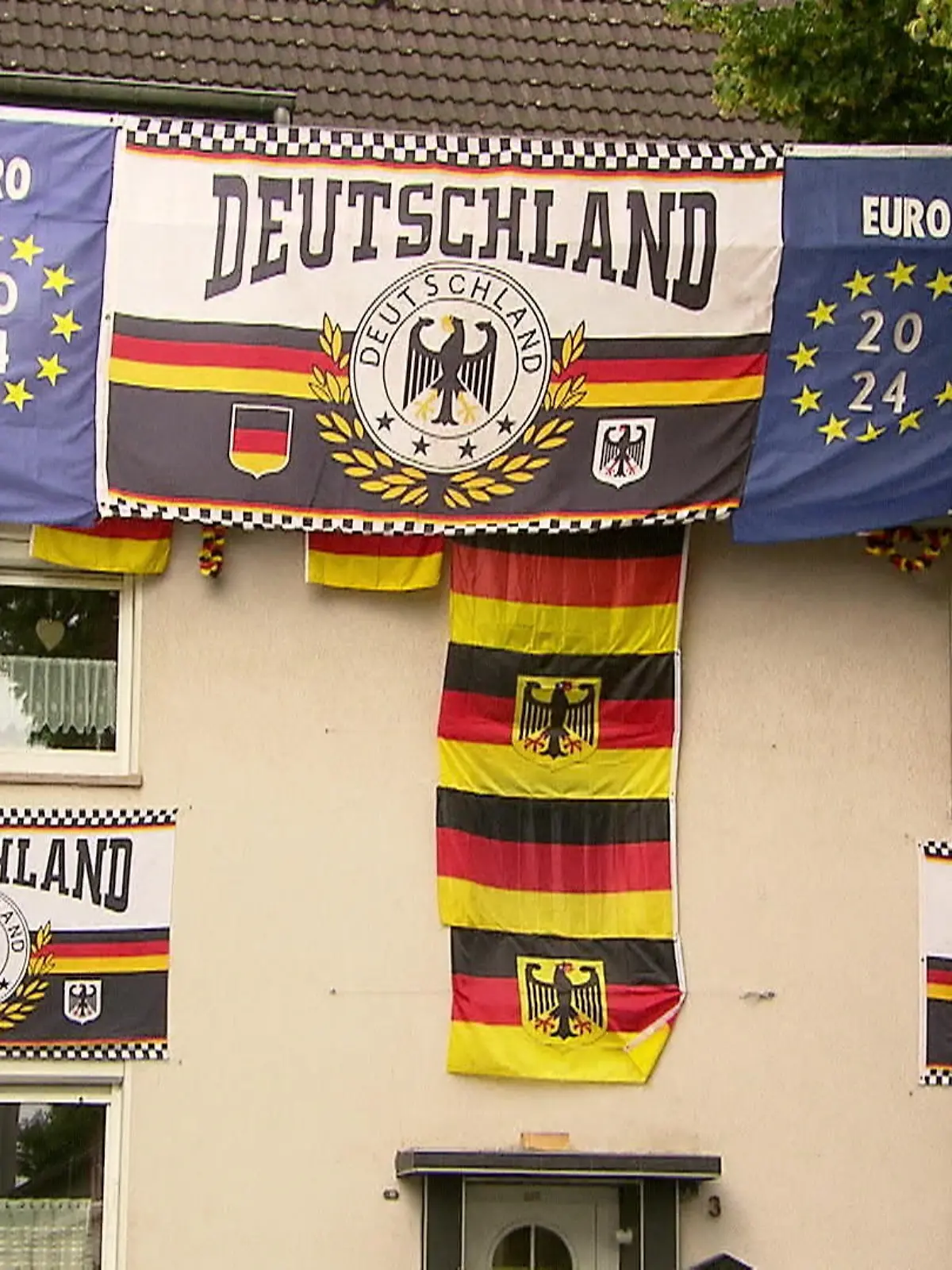 Bild zu: "Fan legt nach"