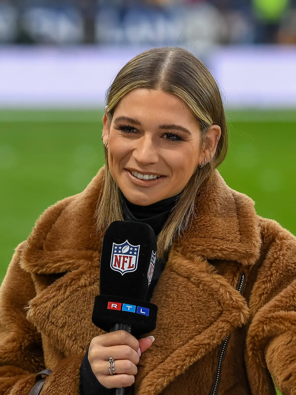 Jana Wosnitza kennen die RTL-Zuschauer unter anderem von der NFL.