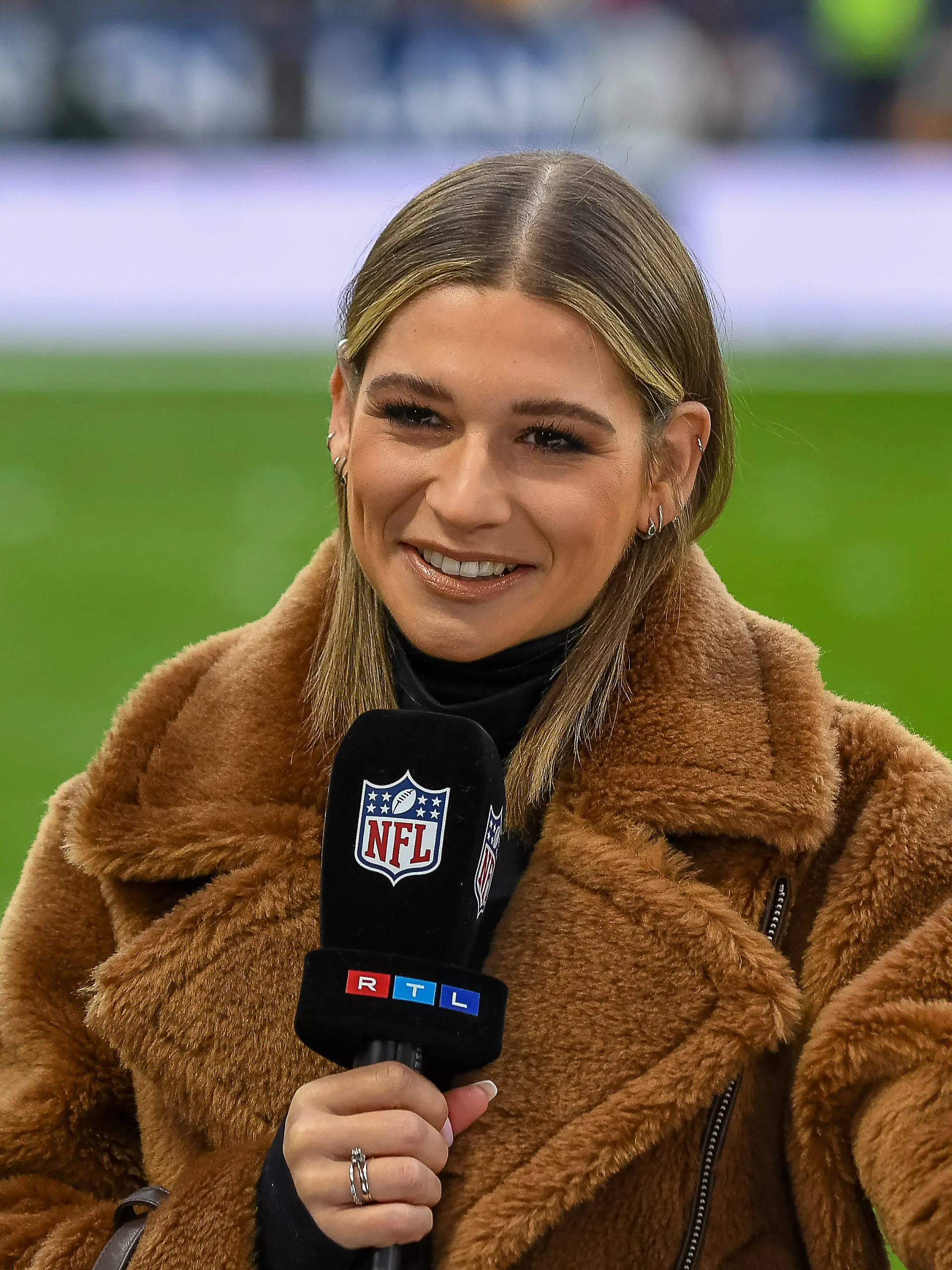 Jana Wosnitza kennen die RTL-Zuschauer unter anderem von der NFL.