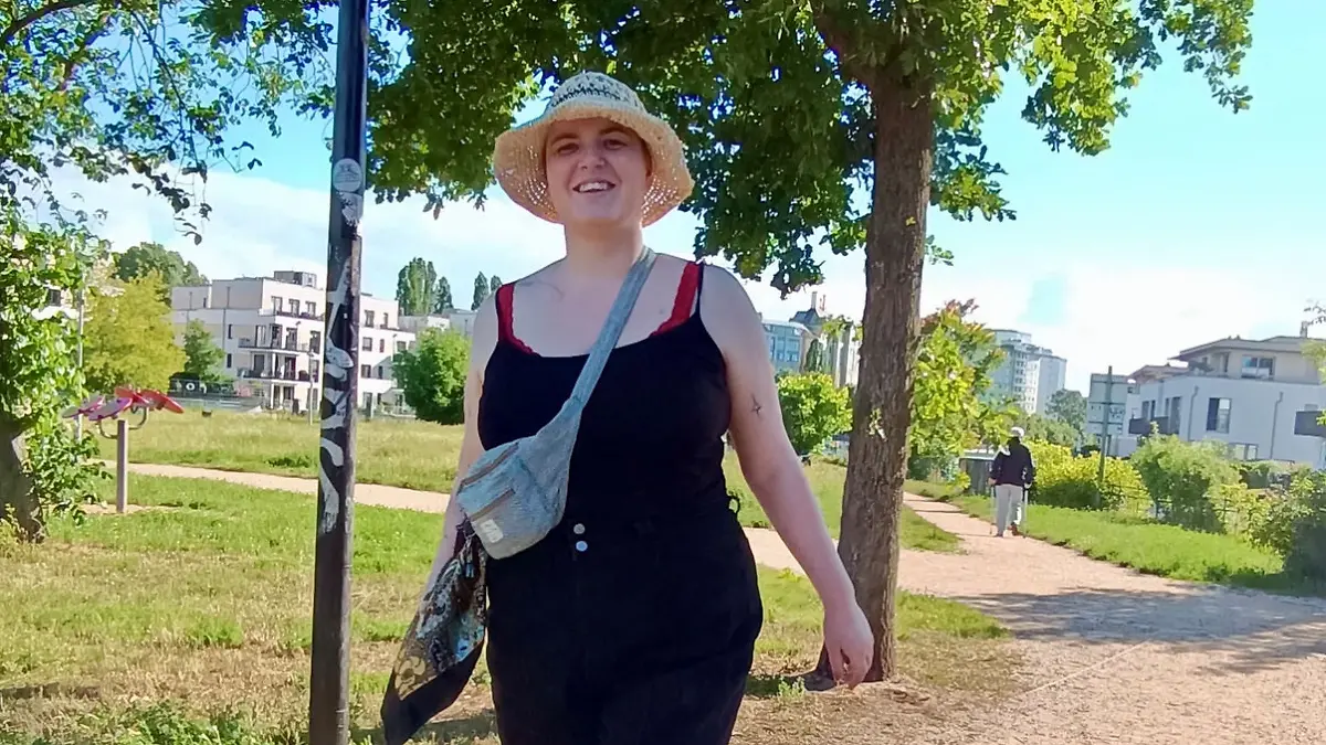 Sofie kann schon wieder kleine Schritte gehen.
