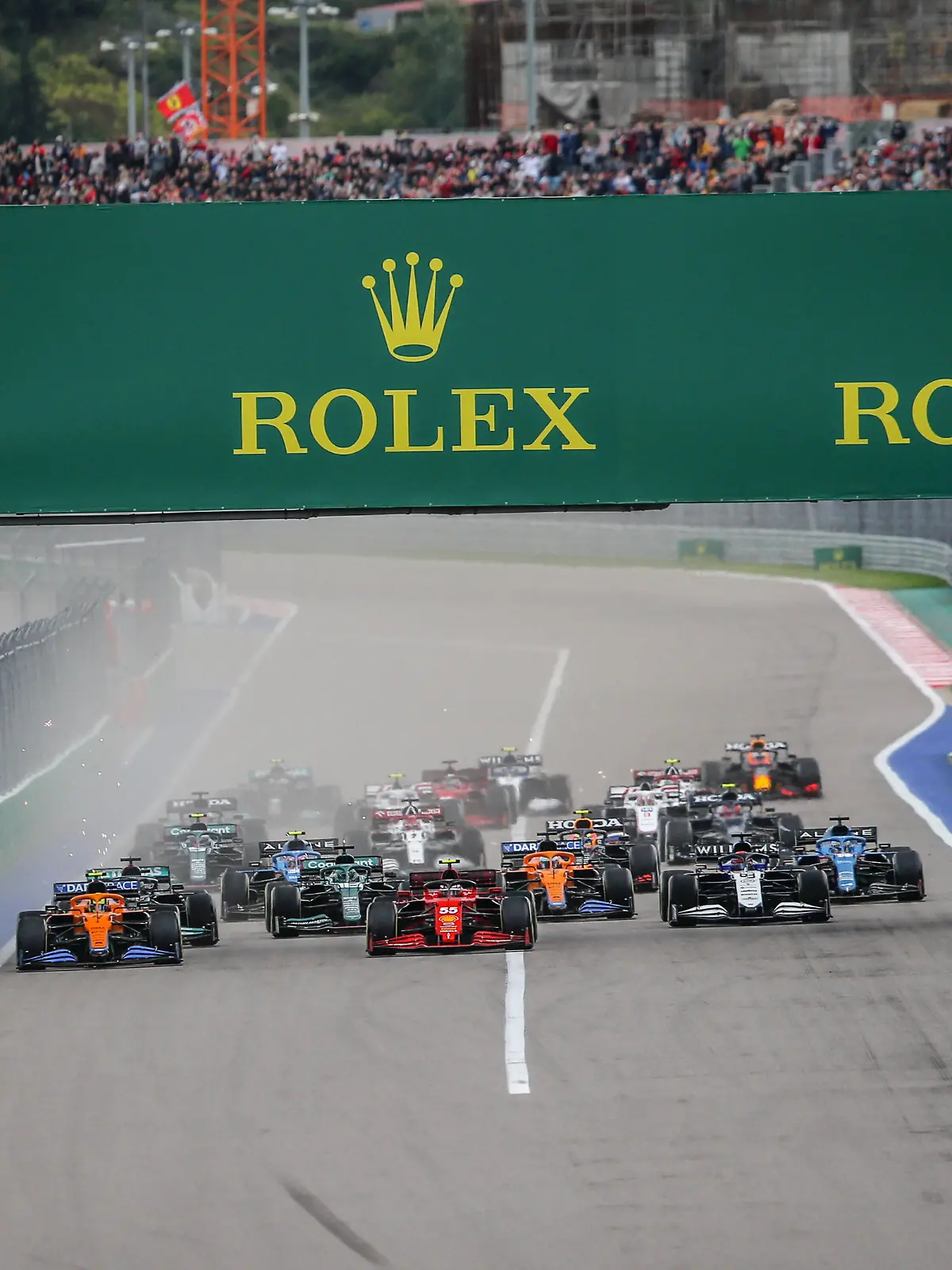  16 LECLERC Charles mco, Scuderia Ferrari SF21, action and 04 NORRIS Lando gbr, McLaren MCL35M, action, start during the Formula 1 VTB Russian Grand Prix 2021, 15th round of the 2021 FIA Formula One World Championship, WM, Weltmeisterschaft from September 24 to 26, 2021 on the Sochi Autodrom, in Sochi, Russia - Photo Joao Filipe / DPPI FORMULE 1 : Grand prix de Russie - Sotchi - 26/09/2021 DPPI/PANORAMIC PUBLICATIONxNOTxINxFRAxITAxBEL JFBE9162