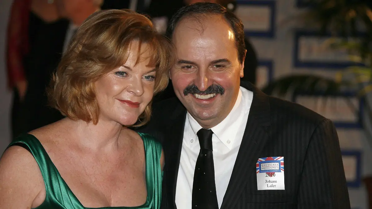 Johann LAFER, Fernsehkoch, mit Ehefrau Silvia bei der Verleihung des Deutschen Medienpreises 2010.