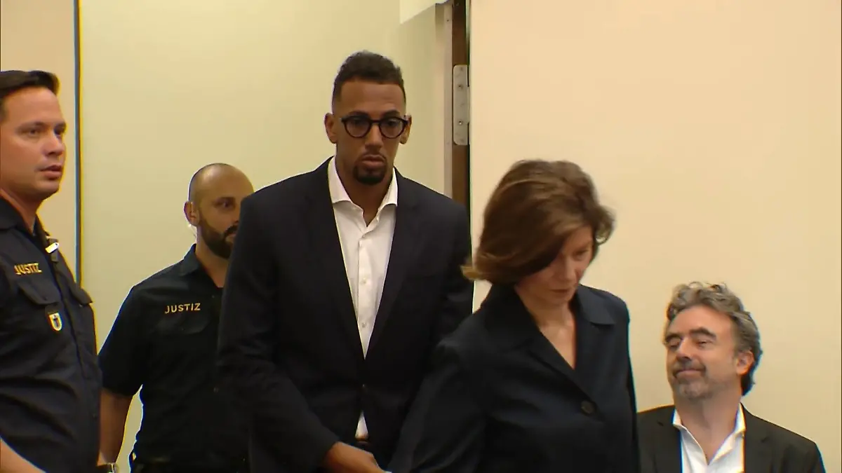 Boateng-Ex bricht vor Gericht in Tränen aus Gebissen, geschlagen, bespuckt?