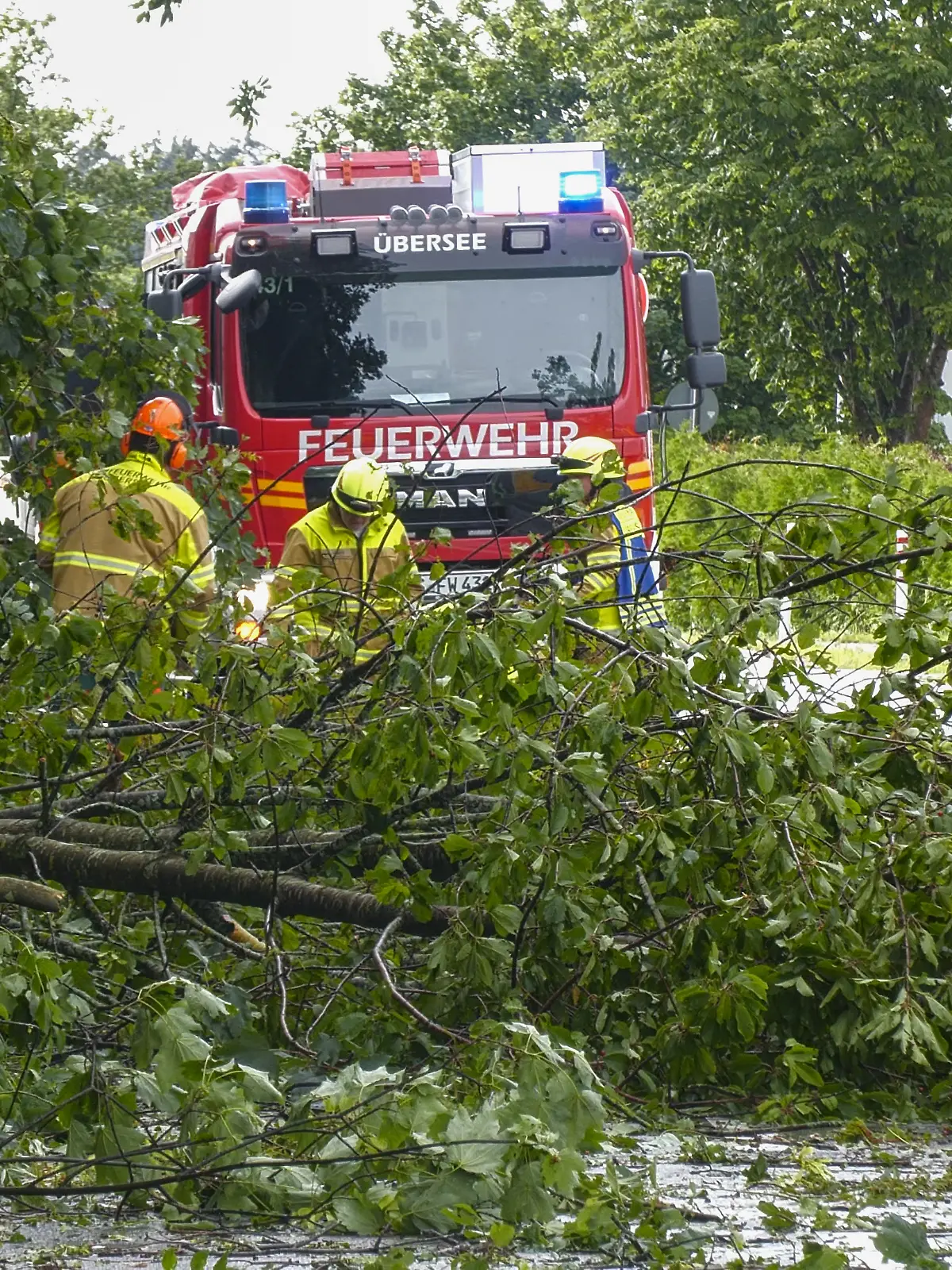 Zum Sommeranfang: Unwetterfront über Südbayern