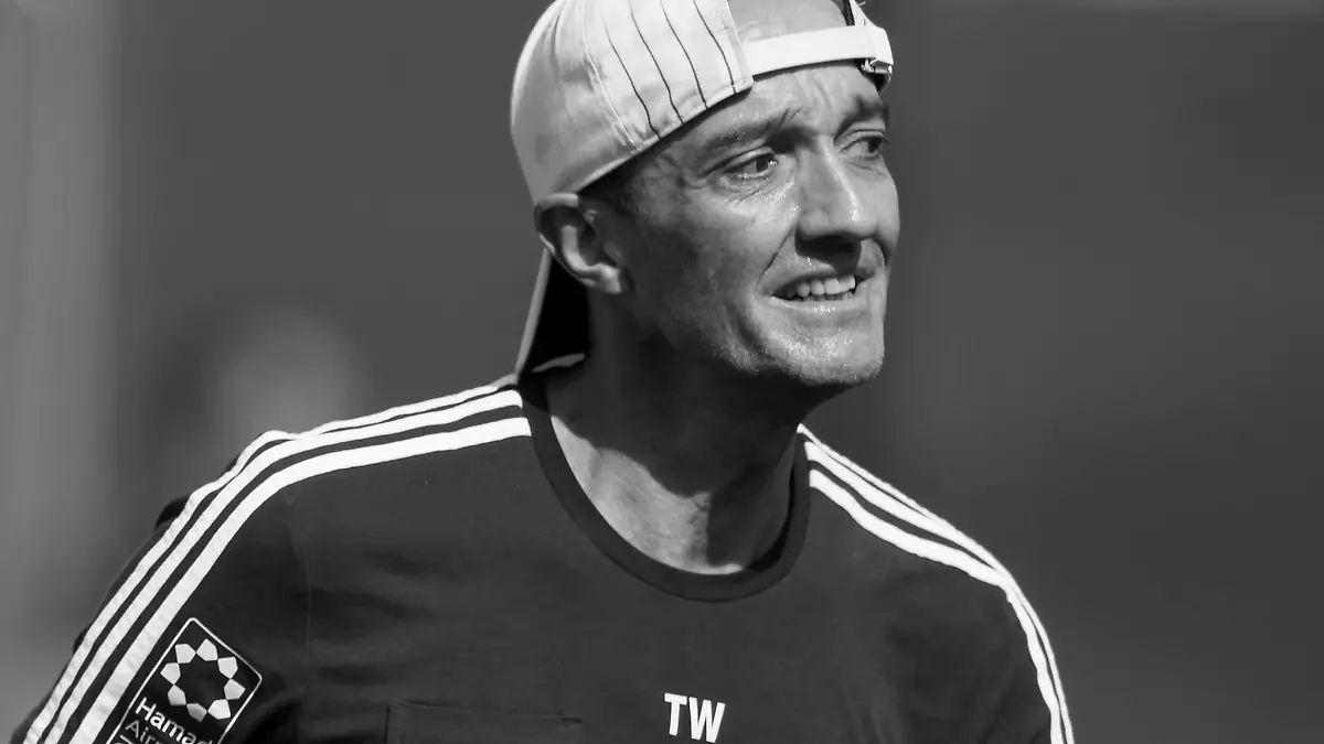 Fitness-Trainer Thomas Wilhelmi vom Fußball-Bundesligisten FC Bayern München nimmt am Training der Mannschaft teil.