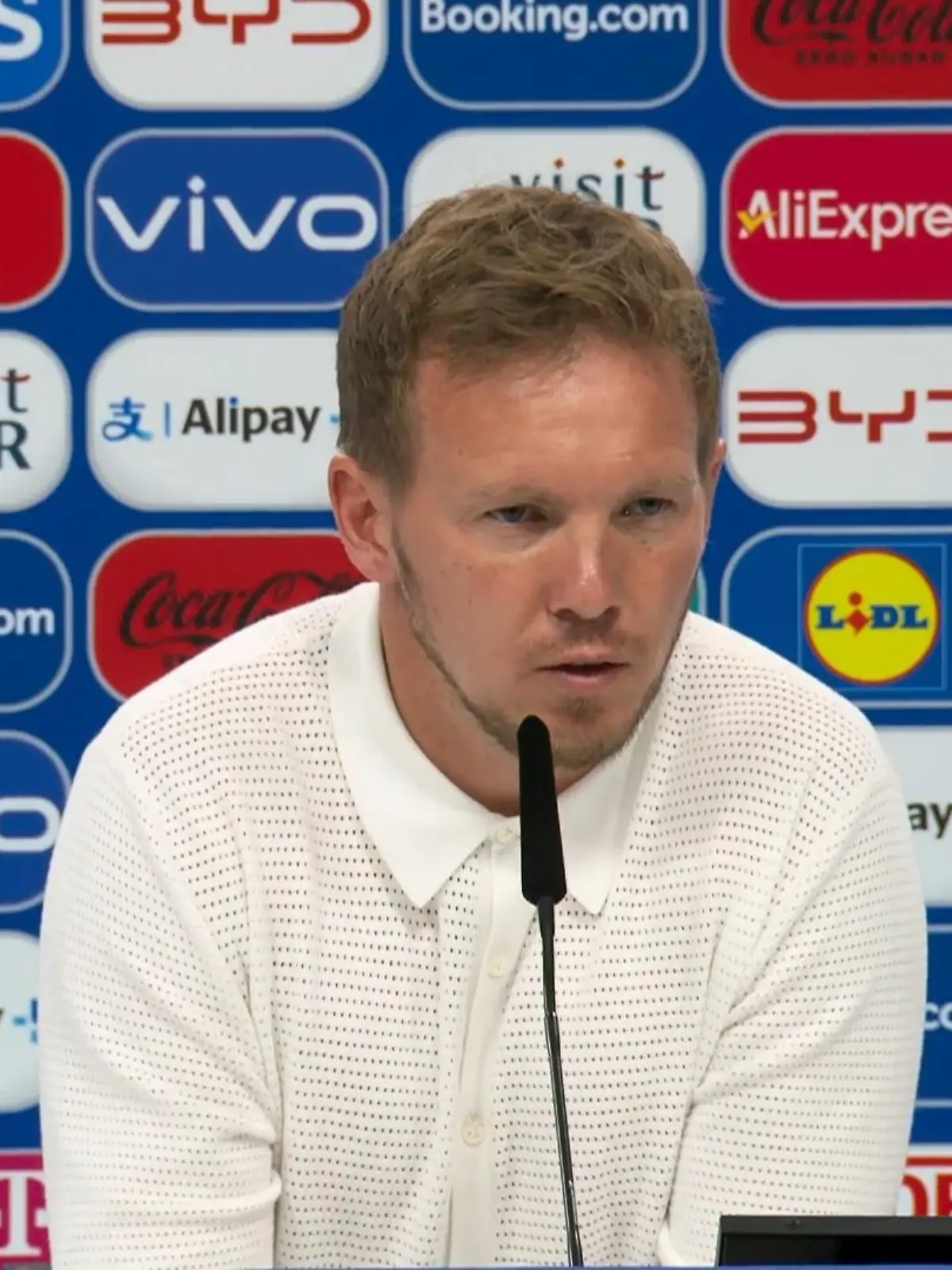 Bild zu: "Nagelsmann fürchtet Horror-Rasen"