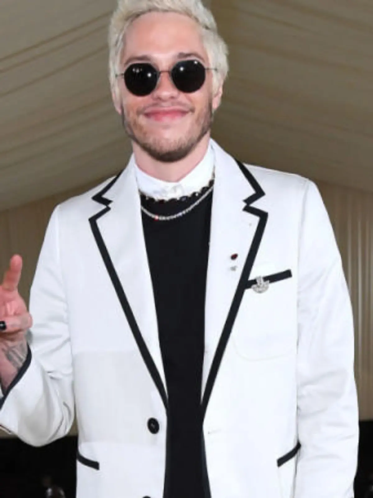 Pete Davidson und Naomi Scott treten 'Wizards!'-Cast bei