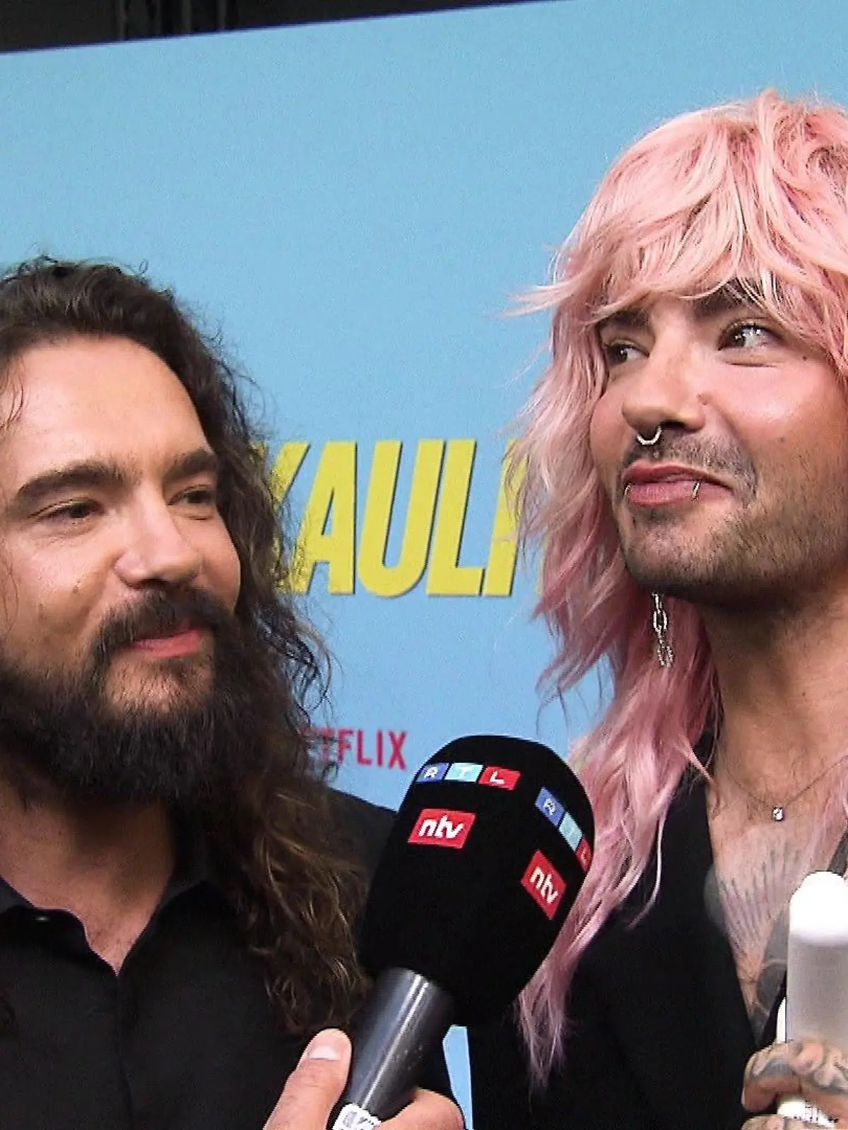 Bild zu: "Wie die Kaulitz-Twins Mama vor die Kamera gekriegt haben"