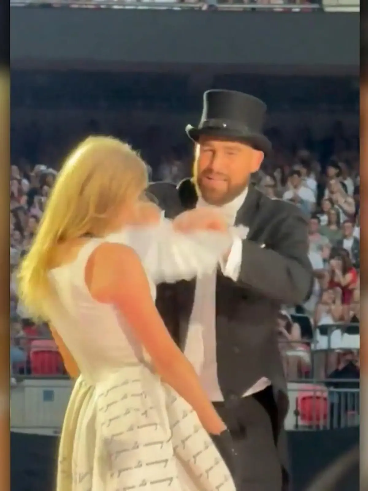 Bild zu: "Plötzlich ist ER Teil der Taylor-Swift-Show"