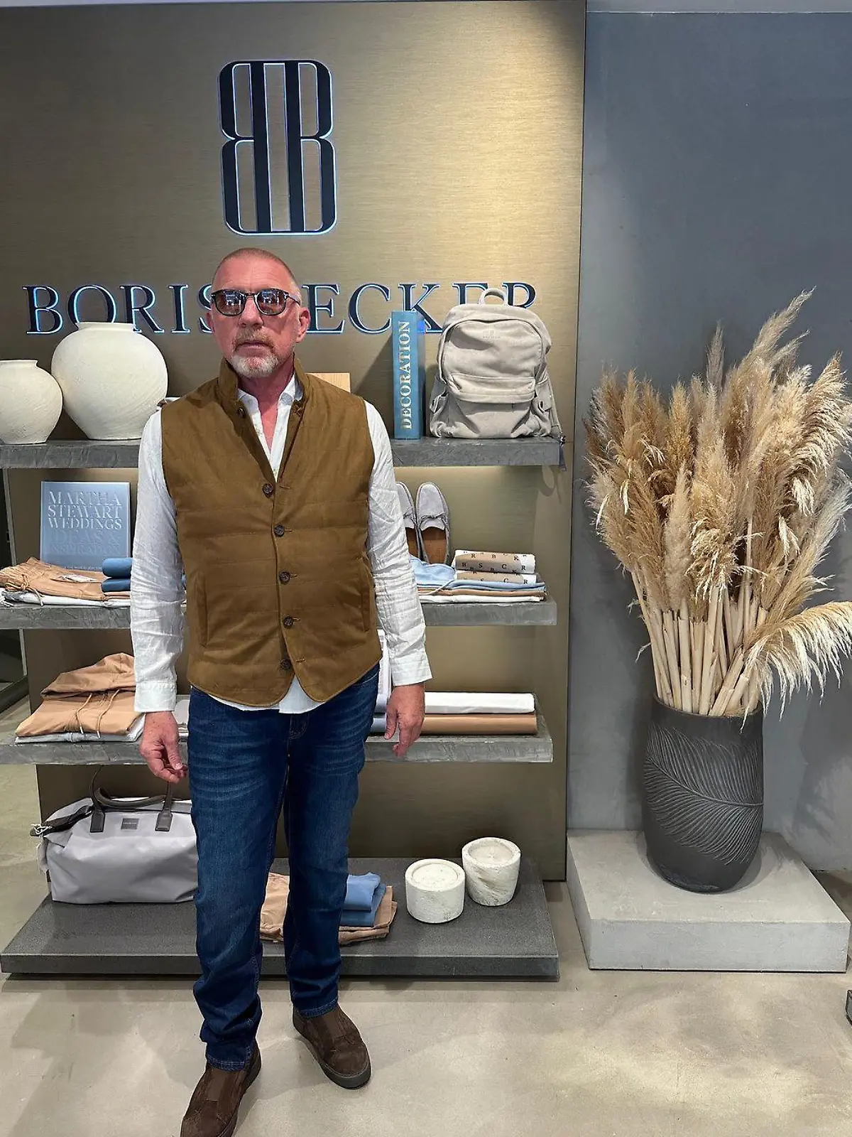 Boris Becker in einem Geschäft mit seinem Namen in Istanbul