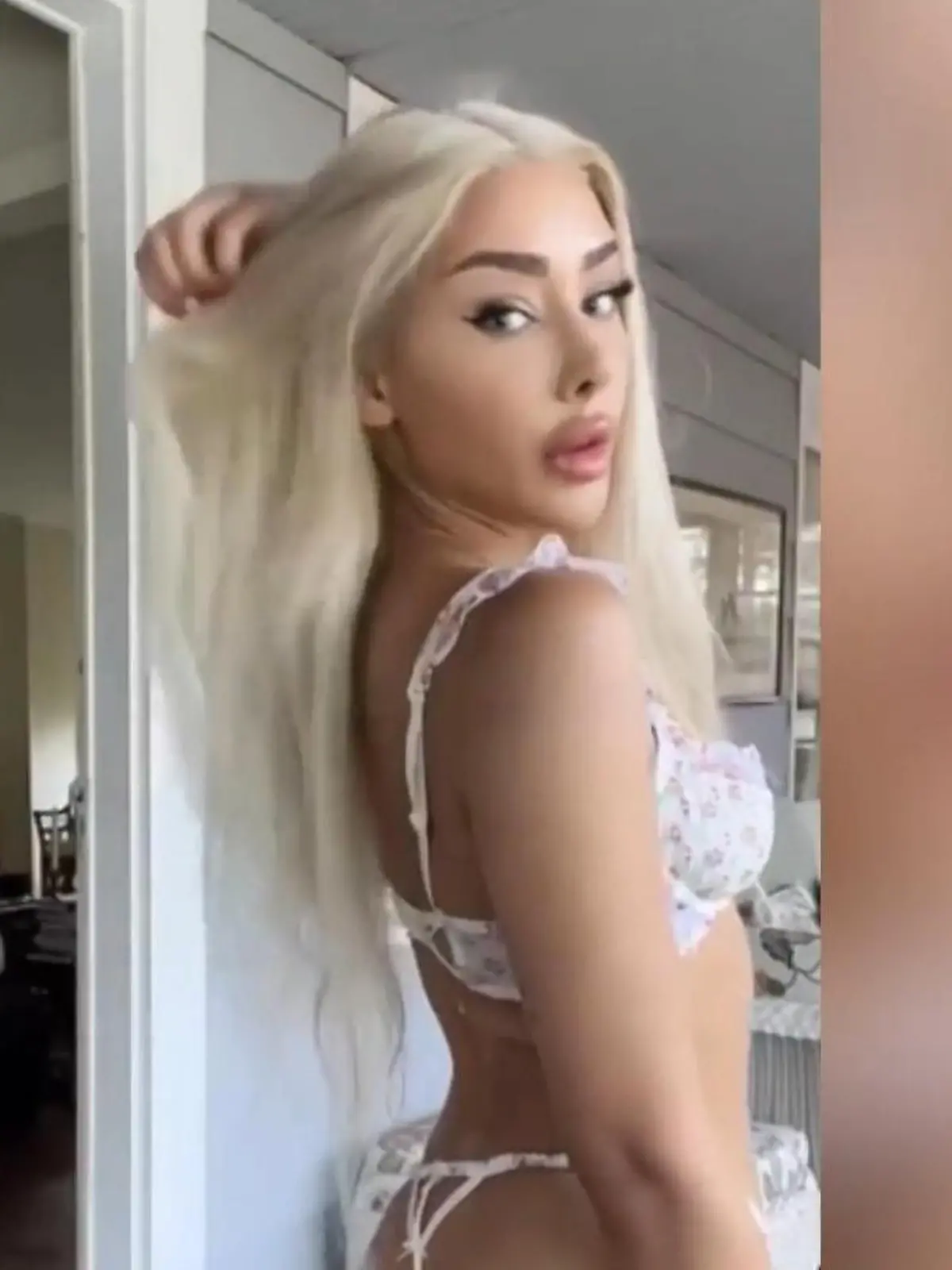 Bild zu: "Model mit Knallhart-Regel für Verehrer"