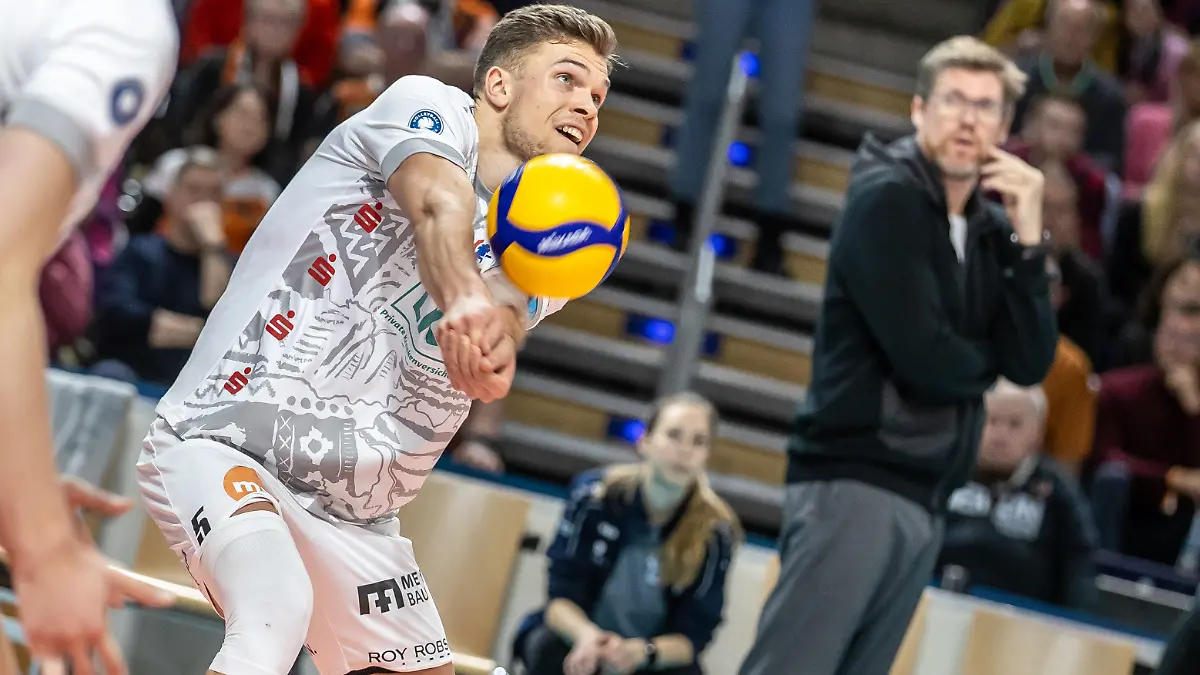 Volleyball-Nationalspieler Erik Röhrs spielt in Lüneburg.