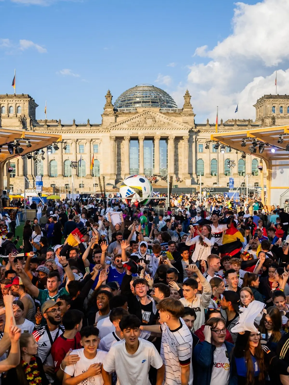 Bild zu: "Wir sind 82,7 Millionen!"
