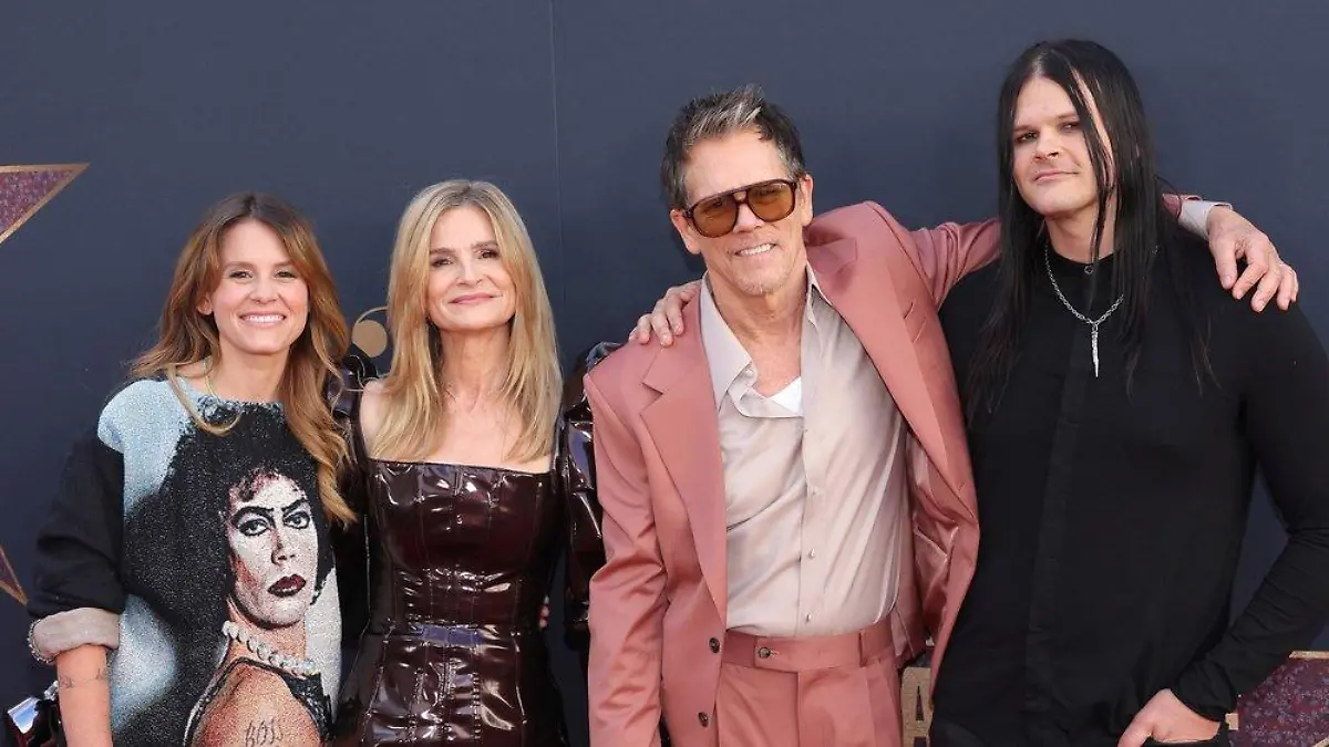 Kevin Bacon bringt seine ganze Familie mit auf den roten Teppich