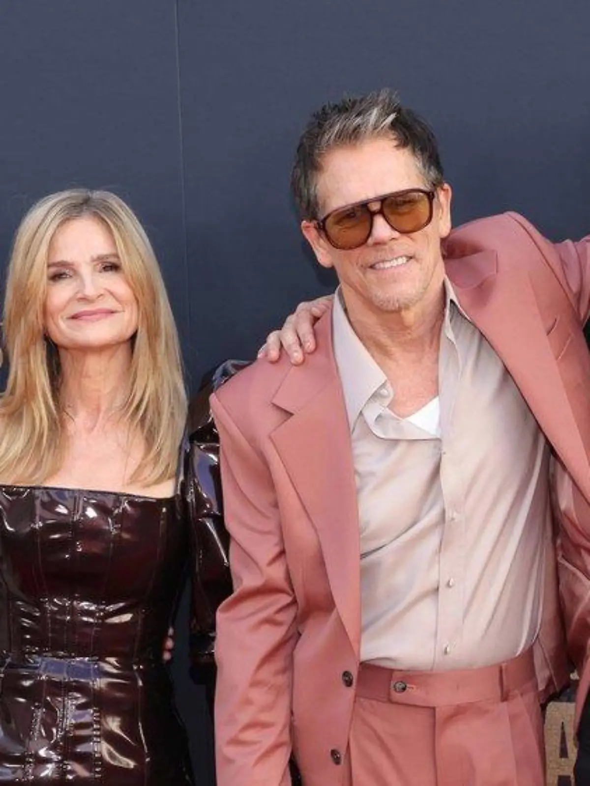Kevin Bacon bringt seine ganze Familie mit auf den roten Teppich