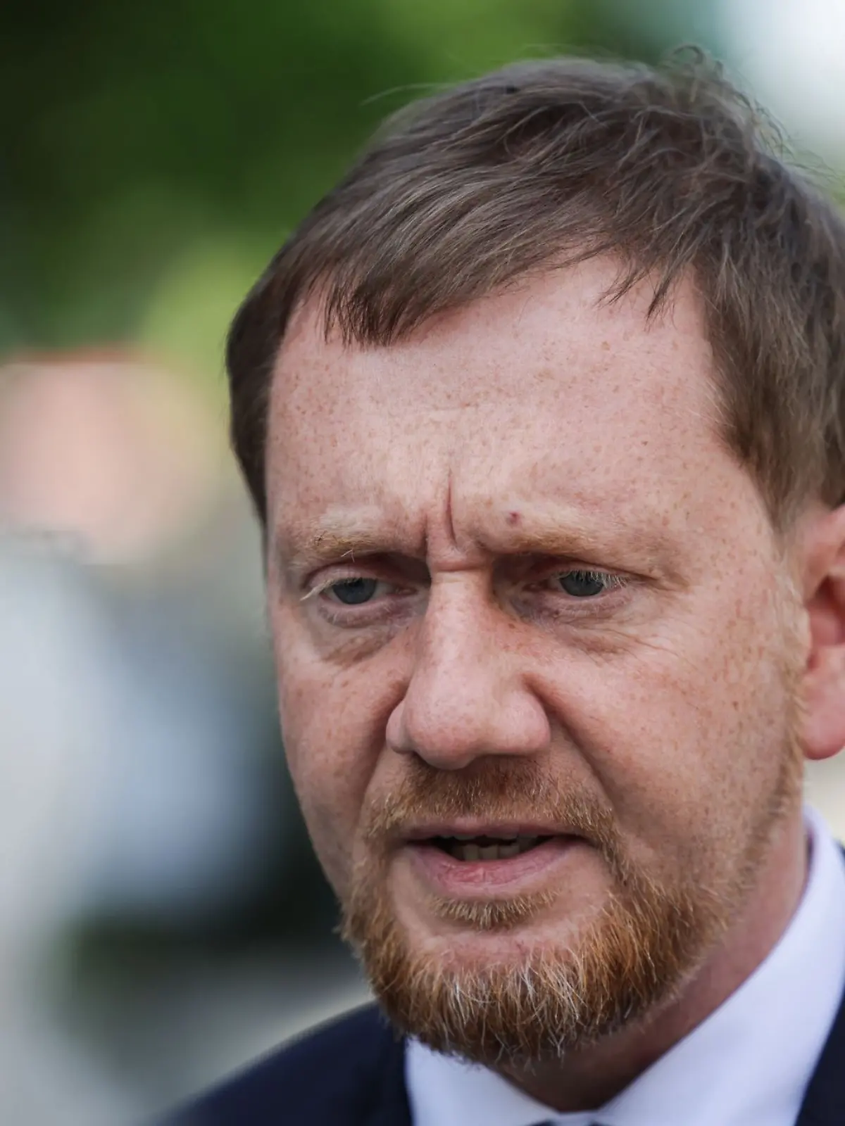 Bild zu: "Schreckmoment für Sachsens Ministerpräsident Michael Kretschmer!"