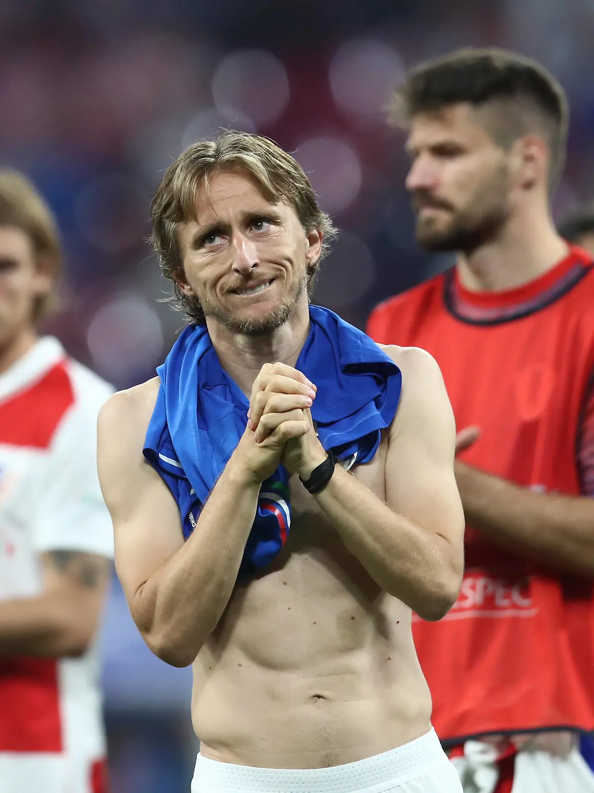 24.06.2024, xtgx, Fussball EM 2024, Kroatien - Italien emspor, v.l. Luka Modric Kroatien Croatia enttaeuscht, enttaeuscht schauend, dissapointed bedankt / bedanken sich bei den Fans UEFA REGULATIONS PROHIBIT ANY USE OF PHOTOGRAPHS as IMAGE SEQUENCES and/or QUASI-VIDEO Leipzig *** 24 06 2024, xtgx, Football EM 2024, Croatia Italy emspor, v l Luka Modric Croatia Croatia disappointed, disappointed looking, dissapointed thanks thanks to the fans UEFA REGULATIONS PROHIBIT ANY USE OF PHOTOGRAPHS as IMAGE SEQUENCES and or QUASI VIDEO Leipzig