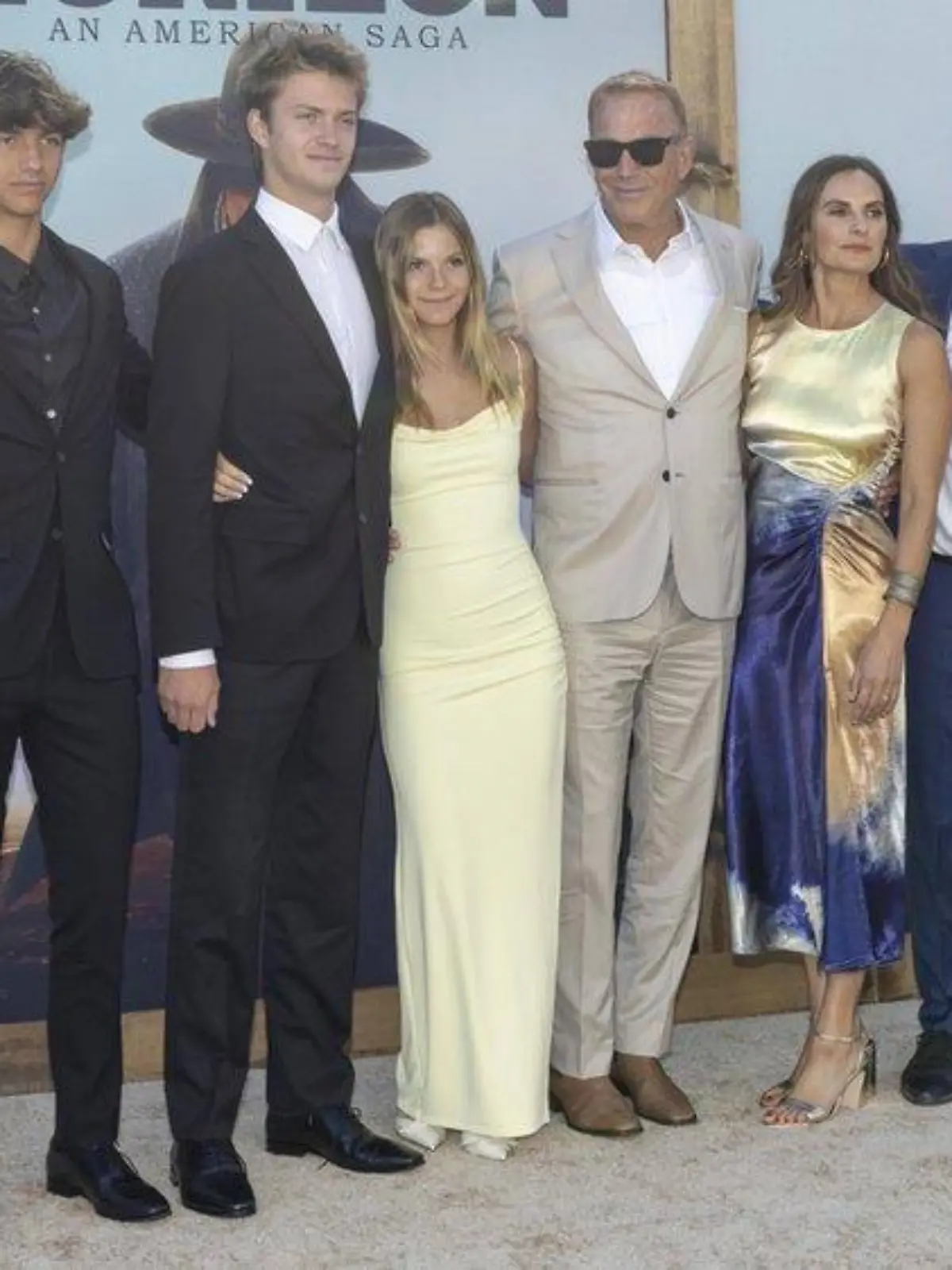 Kevin Costner bringt fünf seiner Kinder mit zur "Horizon"-Premiere