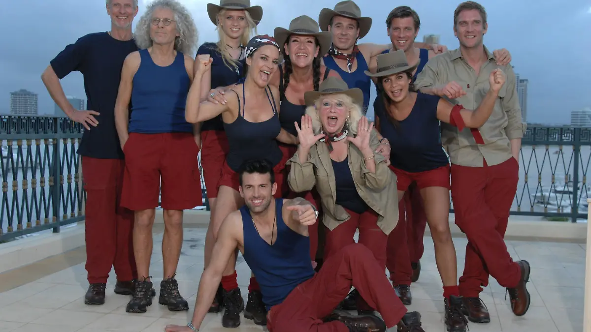 Wilde Tiere, nervenaufreibende Prüfungen und im Zweifel nur Reis und Bohnen auf dem Tisch - der Dschungel geht in die fünfte Runde! Und das sind die elf Stars, die sich 2011 auf das große Dschungelabenteuer einlassen: Sängerin Eva Jacob, Sänger Jay Khan, 68-er Ikone Rainer Langhans, Moderator & Schauspieler Peer Kusmagk, Model Sarah Knappik, Schauspielerin Katy Karrenbauer, Wedding Planner Froonck Matthée, Model & Moderatorin Gitta Saxx, Rekord-Schwimmer Thomas Rupprath, Schauspieler Mathieu Carrière und Sängerin Indira Weis # Foto: RTL / Stefan MenneVerwendung des Bildes für Online-Medien ausschließlich mit folgendem Hinweis und Verlinkung: Alle Infos zu "Ich bin ein Star - Holt mich hier raus!" im Special bei RTL.de [LINK]: http://www.rtl.de/tv/ibes.phpNUR ZUR EINMALIGEN VERÖFFENTLICHUNG ! KEINE WEITERGABE AN DRITTE ! KEINE VERWENDUNG NACH DEM 17.02.2011 !! KEINE ARCHIVIERUNG !Suchbegriff: Dschungelcamp