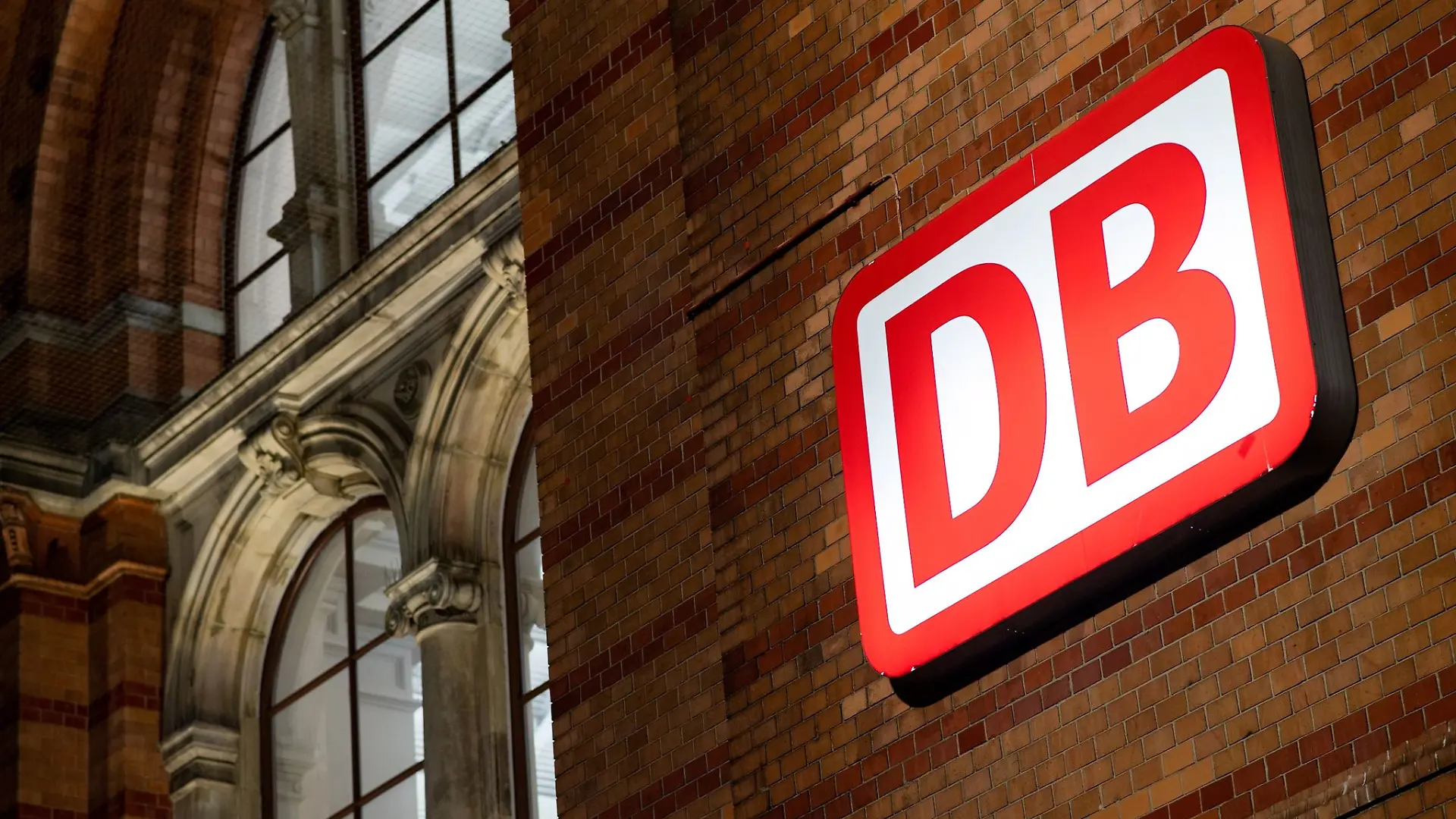 Das Logo der Deutschen Bahn (DB).