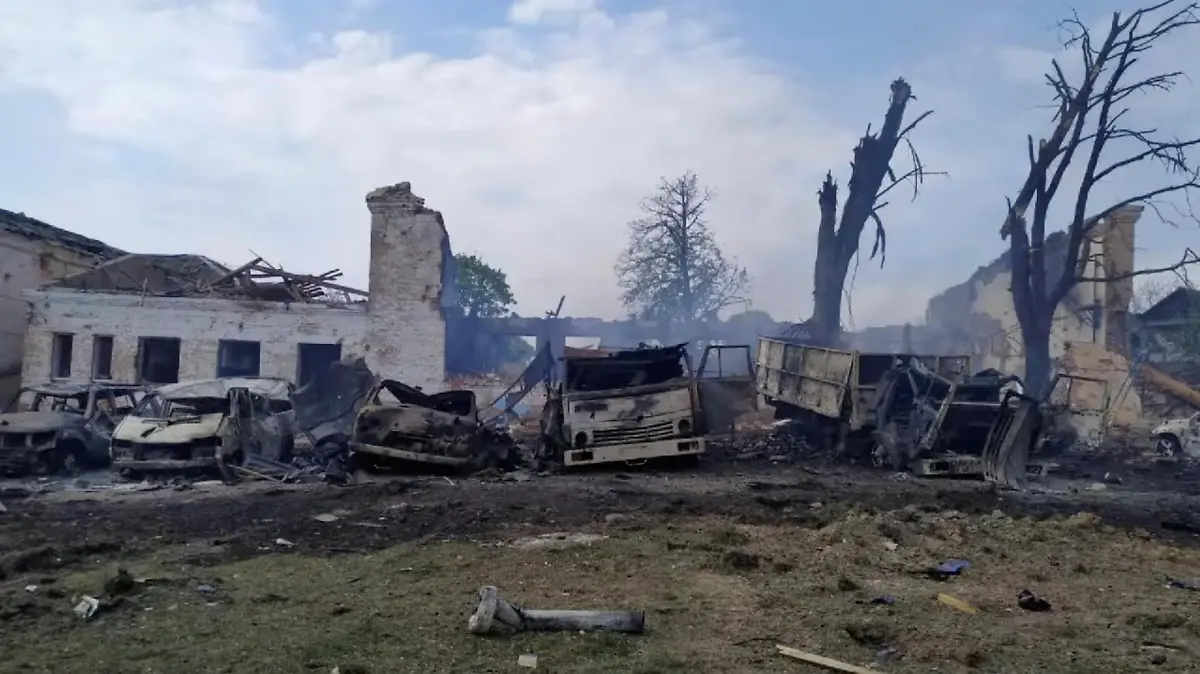 View of charred vehicles near a school that was destroyed by shelling, during Russia's invasion of Ukraine, in Novhorod-Siverskyi, Chernihiv Region, May 12, 2022. State Emergency Service of Ukraine/Handout via REUTERS THIS IMAGE HAS BEEN SUPPLIED BY A THIRD PARTY. REUTERS WAS NOT ABLE TO GEOLOCATE THIS LOCATION