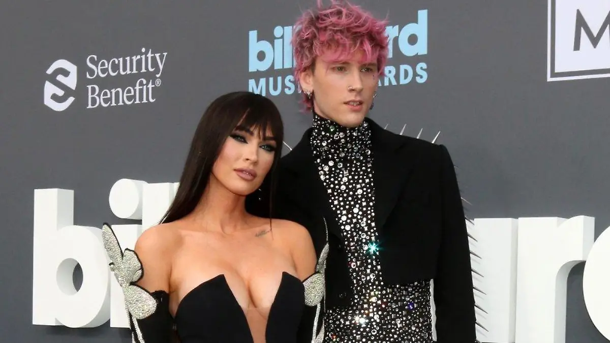 Sie strahlen: Megan Fox und Machine Gun Kelly besuchen Event