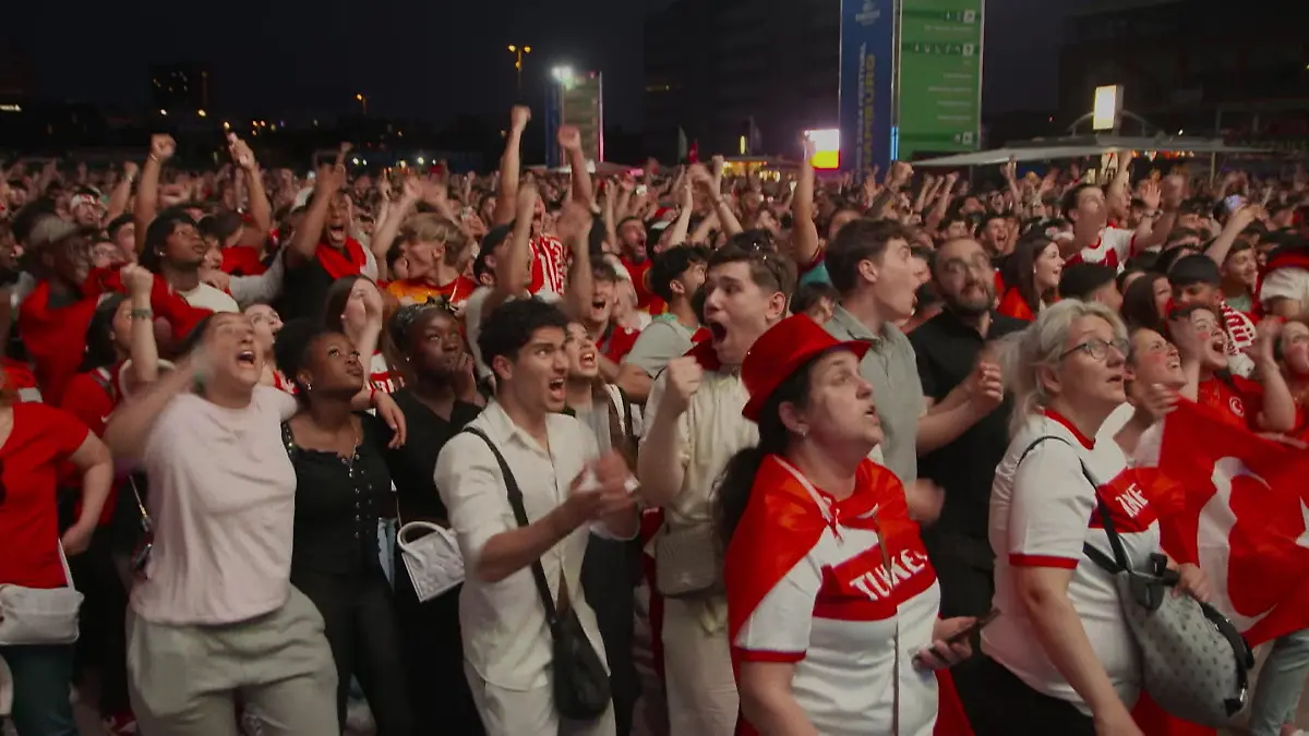 Lauteste EM-Nacht Türkei im Jubelrausch