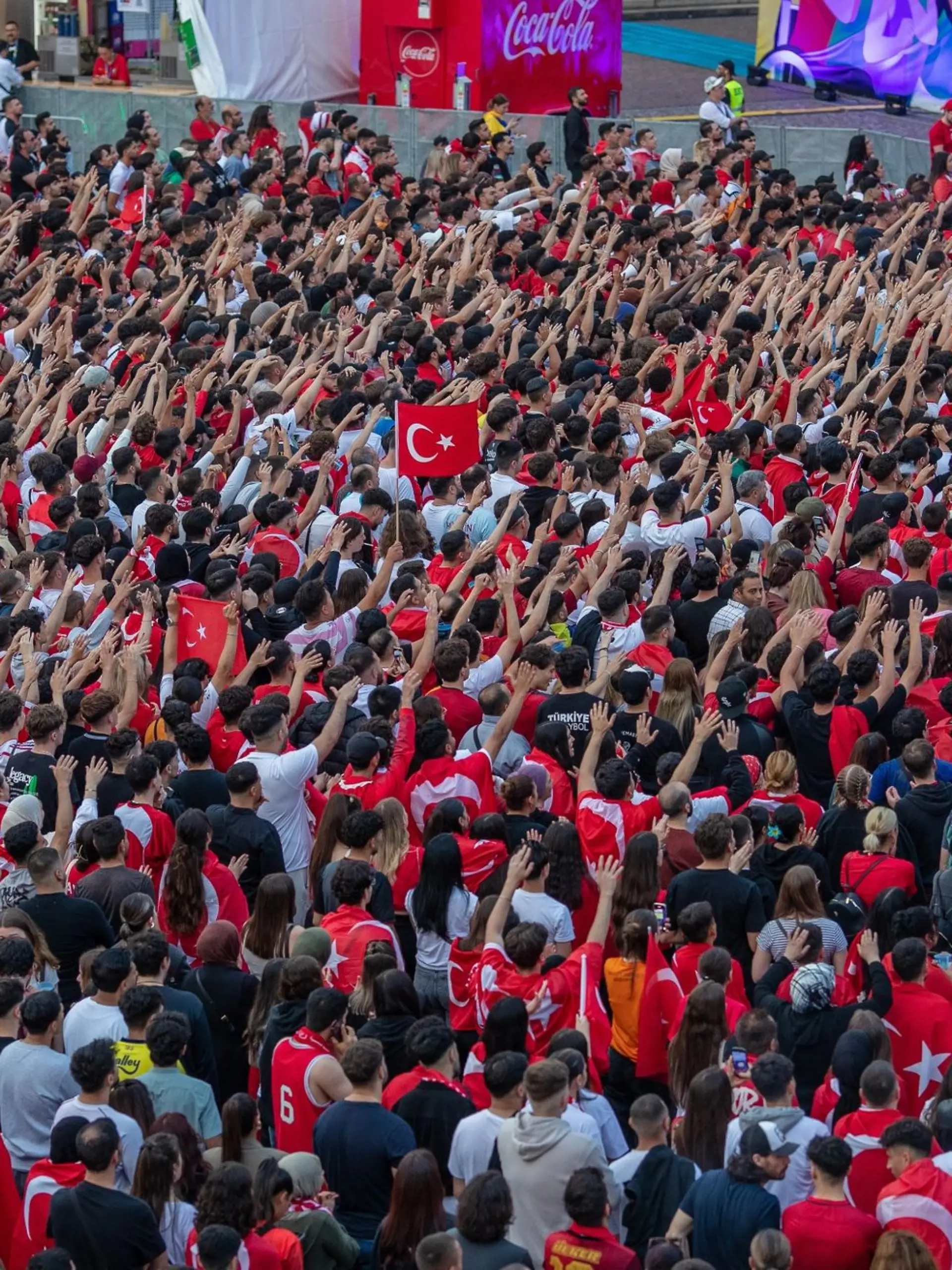 Bild zu: "Türkei gegen Niederlande „Nonplusultra-Hochrisikospiel”"