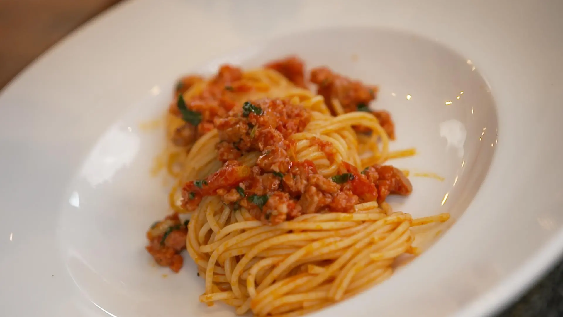 Nach nicht mal 20 Minuten schmeckt diese Pasta Calabrese nach Italien.