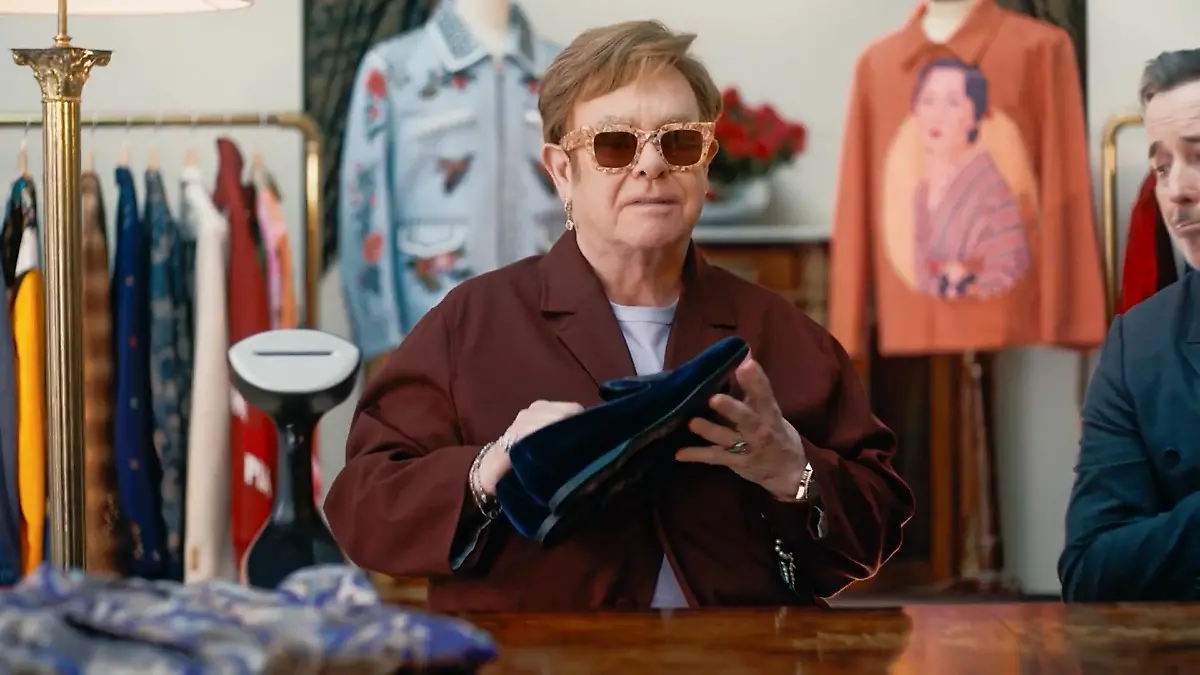 Elton John nimmt Abschied - von seinen Klamotten Megastar sortiert aus