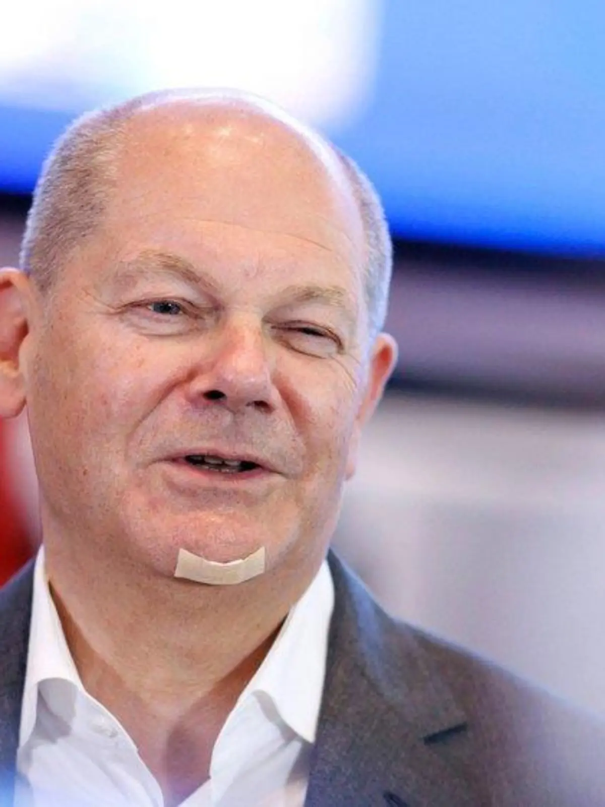 Mit Pflaster ins Polizeizentrum: Was ist bei Olaf Scholz passiert?