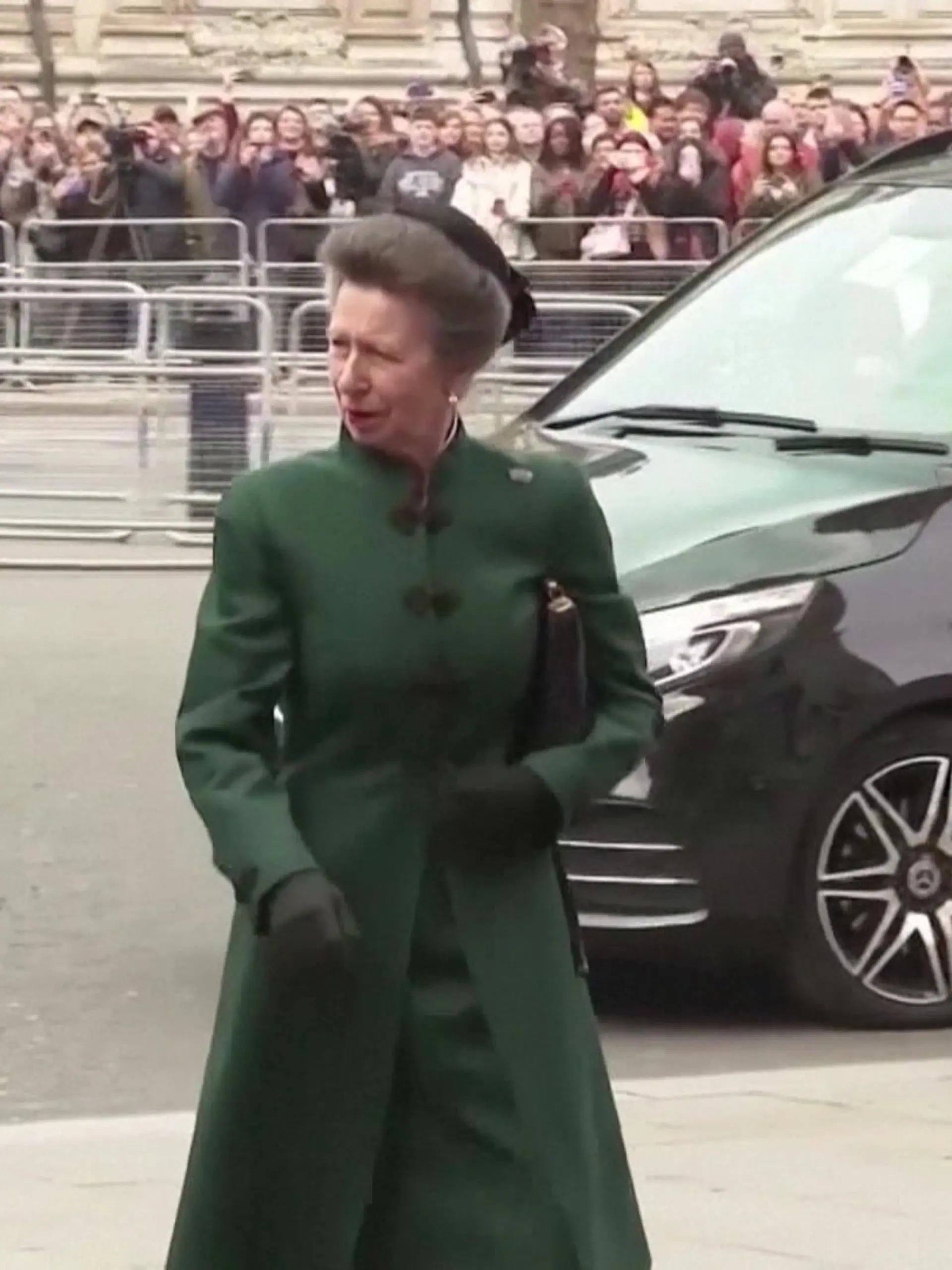 Bild zu: "Prinzessin Anne aus Krankenhaus entlassen"