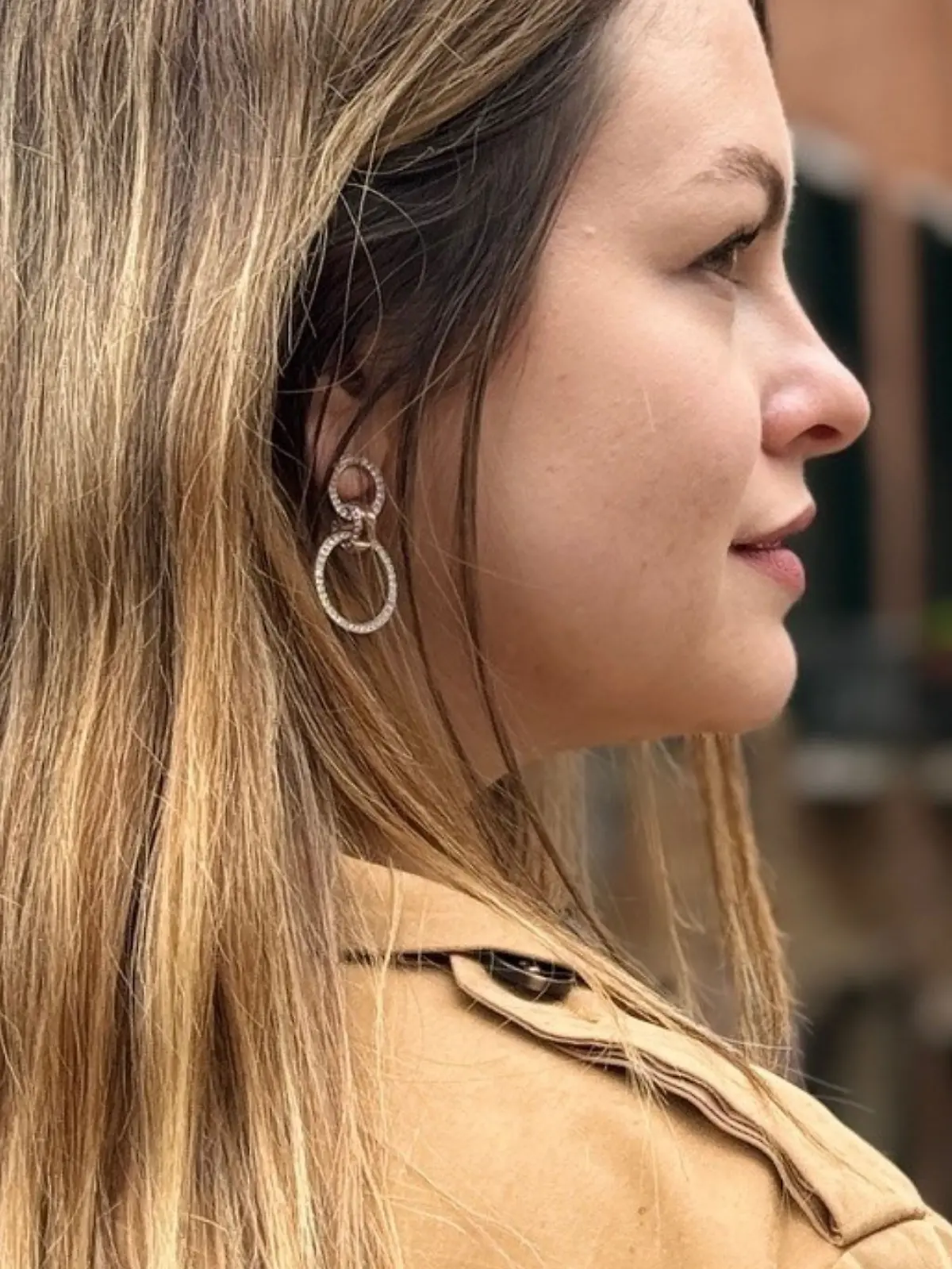 Karolina Deiß ist seit September 2022 verwaiste Mutter. Ihr Sohn Leon ist im Alter von nur 15 Monaten verstorben. Langsam versuchen sie und ihr Mann Alex hoffnungsvoll in die Zukunft zu blicken.