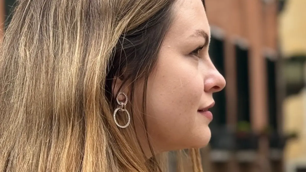 Karolina Deiß ist seit September 2022 verwaiste Mutter. Ihr Sohn Leon ist im Alter von nur 15 Monaten verstorben. Langsam versuchen sie und ihr Mann Alex hoffnungsvoll in die Zukunft zu blicken.