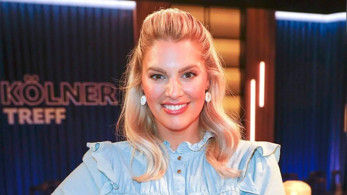 Model und Moderatorin Angelina Kirsch hat ihren Vater verloren