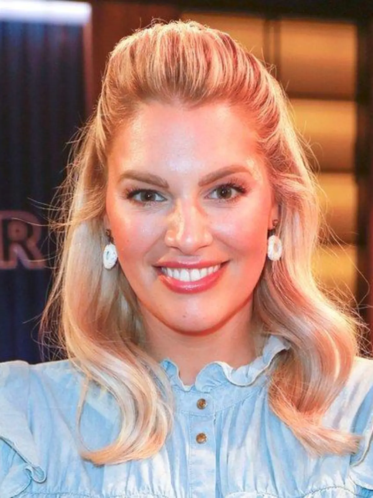 Model und Moderatorin Angelina Kirsch hat ihren Vater verloren