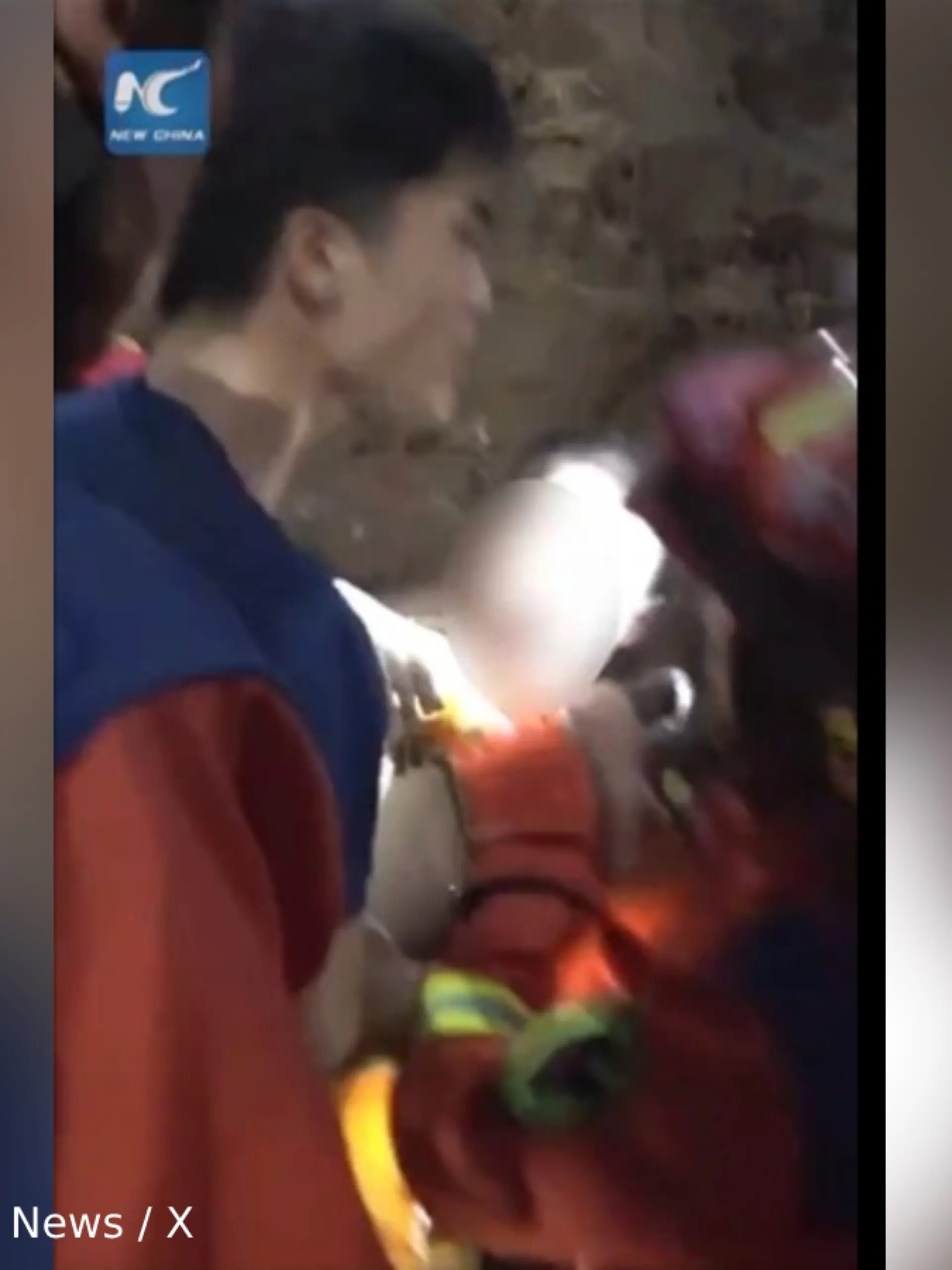 Screenshot aus dem Video, dass die Rettung des Kindes dokumentieren soll 