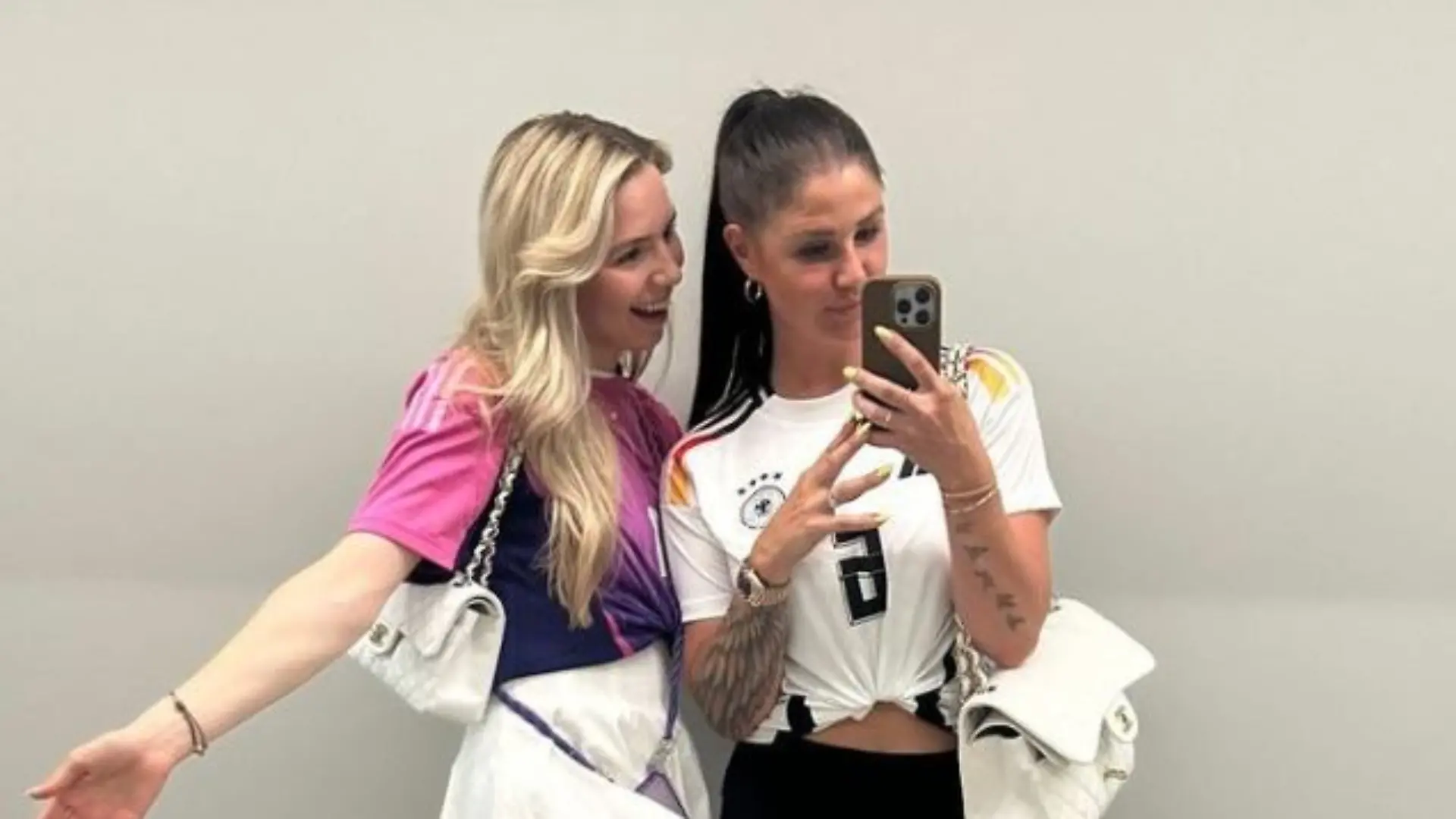 Anika Neuer und Lina Kimmich sind bereit fürs Achtelfinale gegen Dänemark.